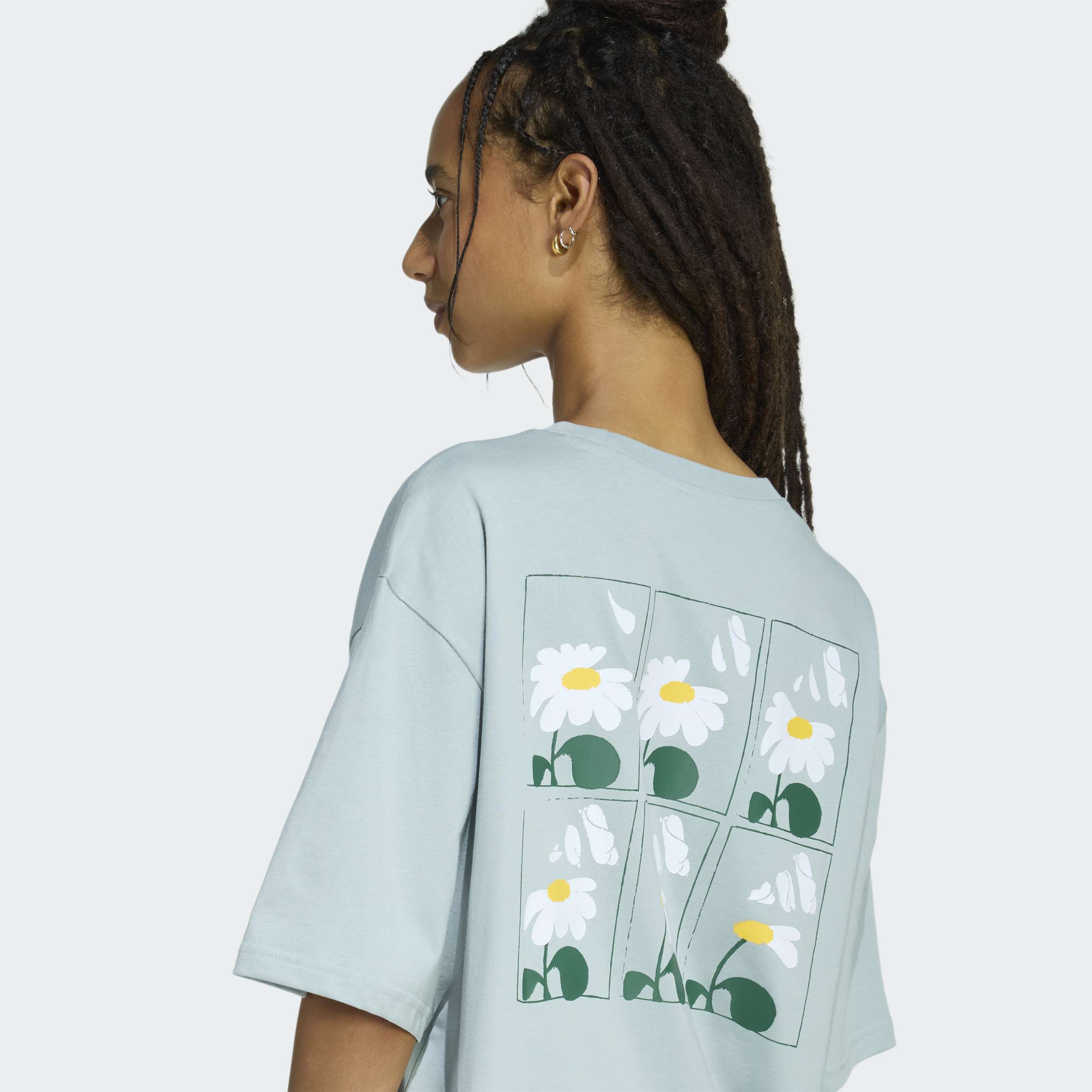 اديداس - تيشيرت نسائي بأكمام قصيرة وطبعة كبيرة الحجم وجوانب ناعمة-women-clothing-tshirts-image-11