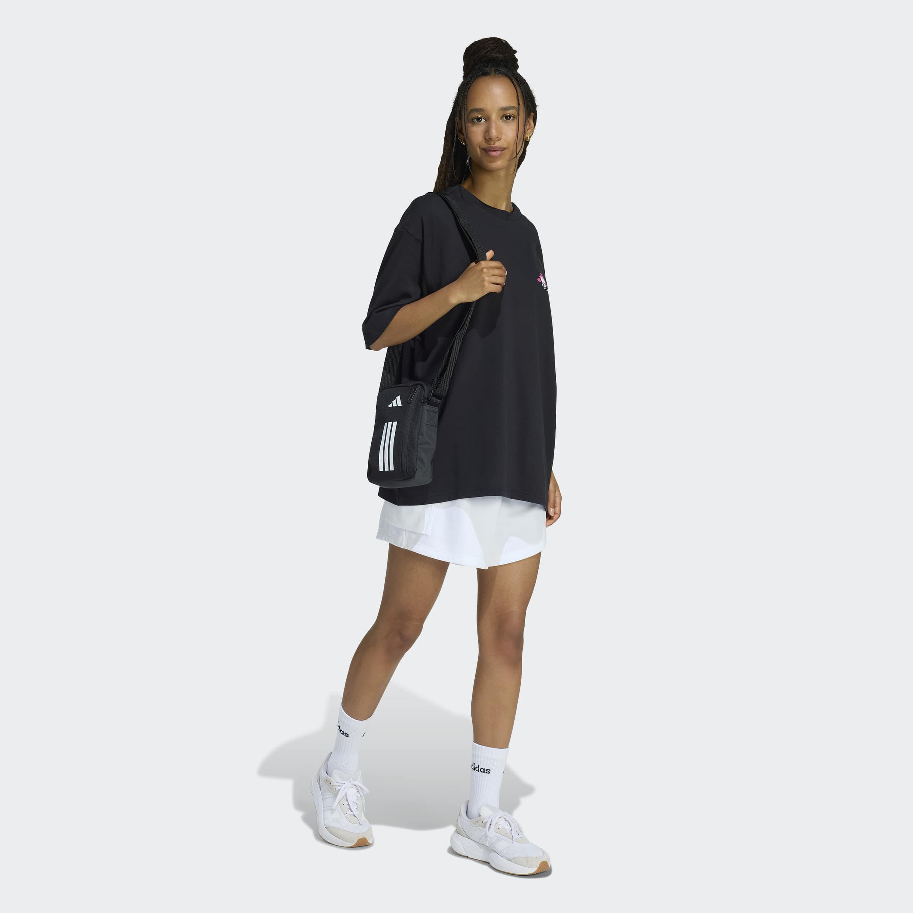 اديداس - تيشيرت نسائي بأكمام قصيرة وطبعة كبيرة الحجم وجوانب ناعمة-women-clothing-tshirts-image-14