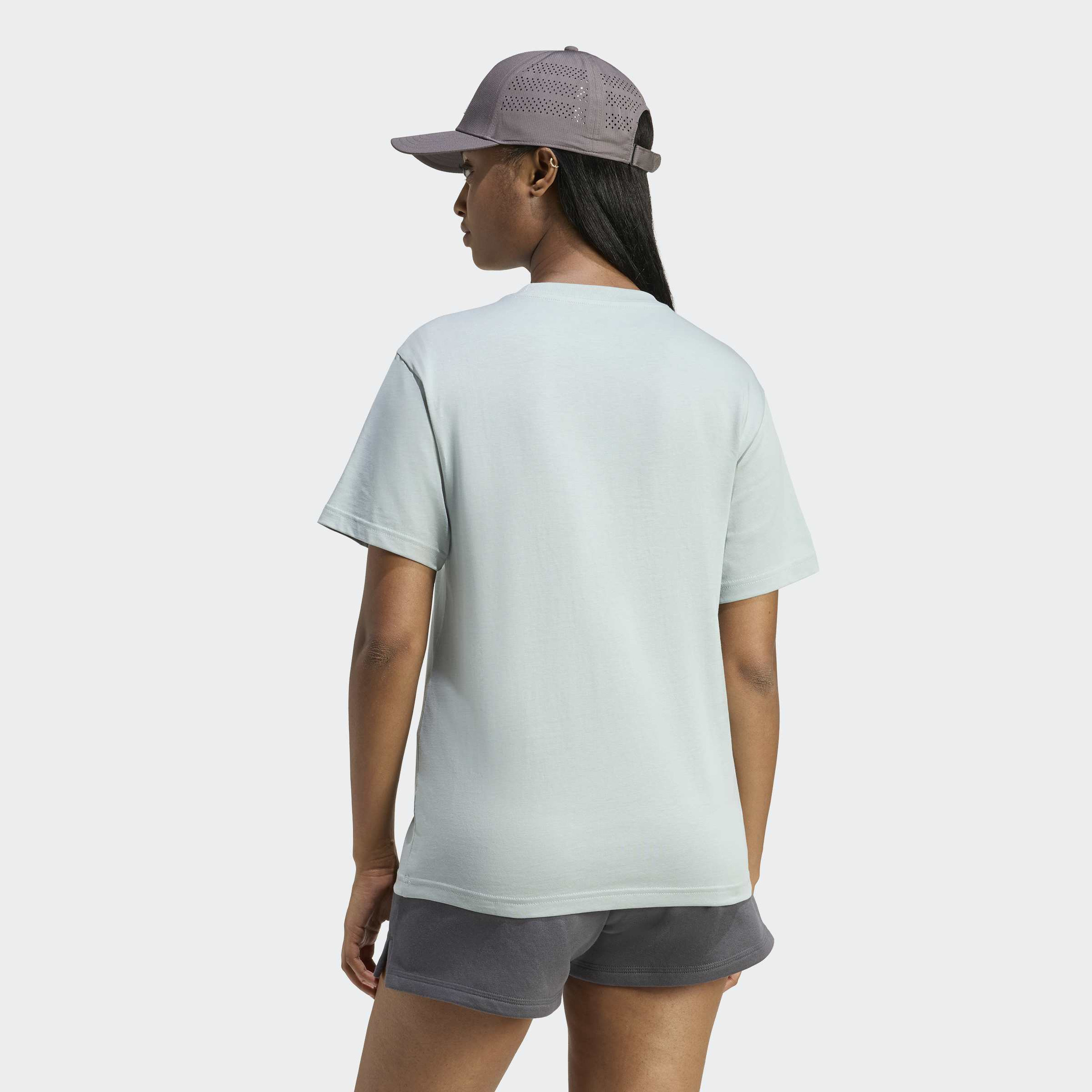 اديداس - تيشيرت نسائي بأكمام قصيرة وطبعة مميزة من الجانب الناعم-women-clothing-tshirts-image-3