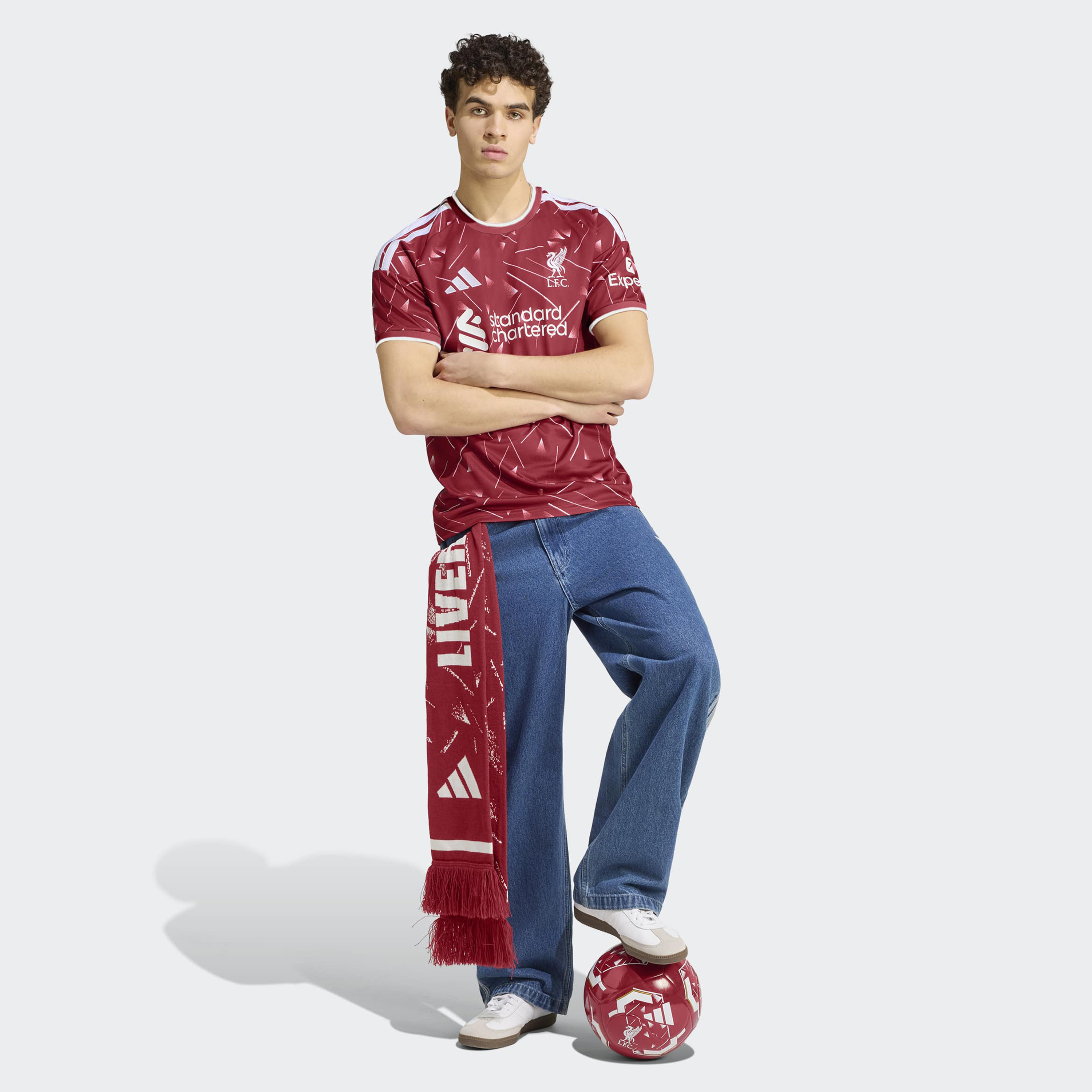 اديداس - قميص ليفربول للرجال للموسم 25/26 الأساسي بأكمام قصيرة-men-clothing-sportswearandactivewear-tshirtsandpolos-image-3