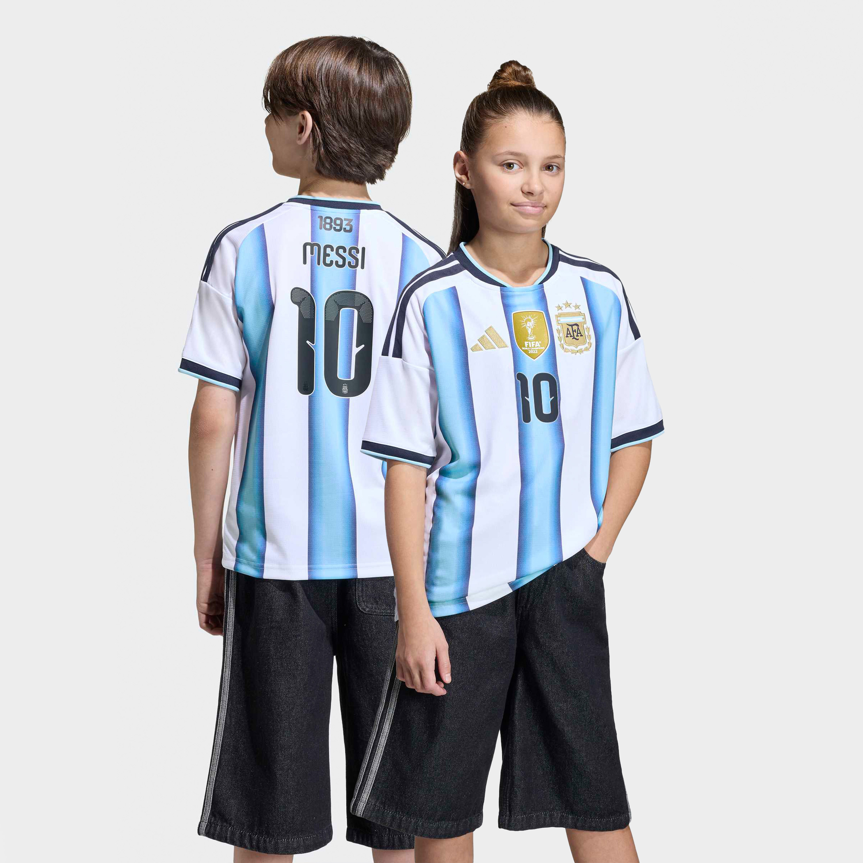اديداس - قميص منتخب الأرجنتين للأطفال الأساسي لكأس العالم FIFA 2026-boys-clothing-sportswear-tops-image-3