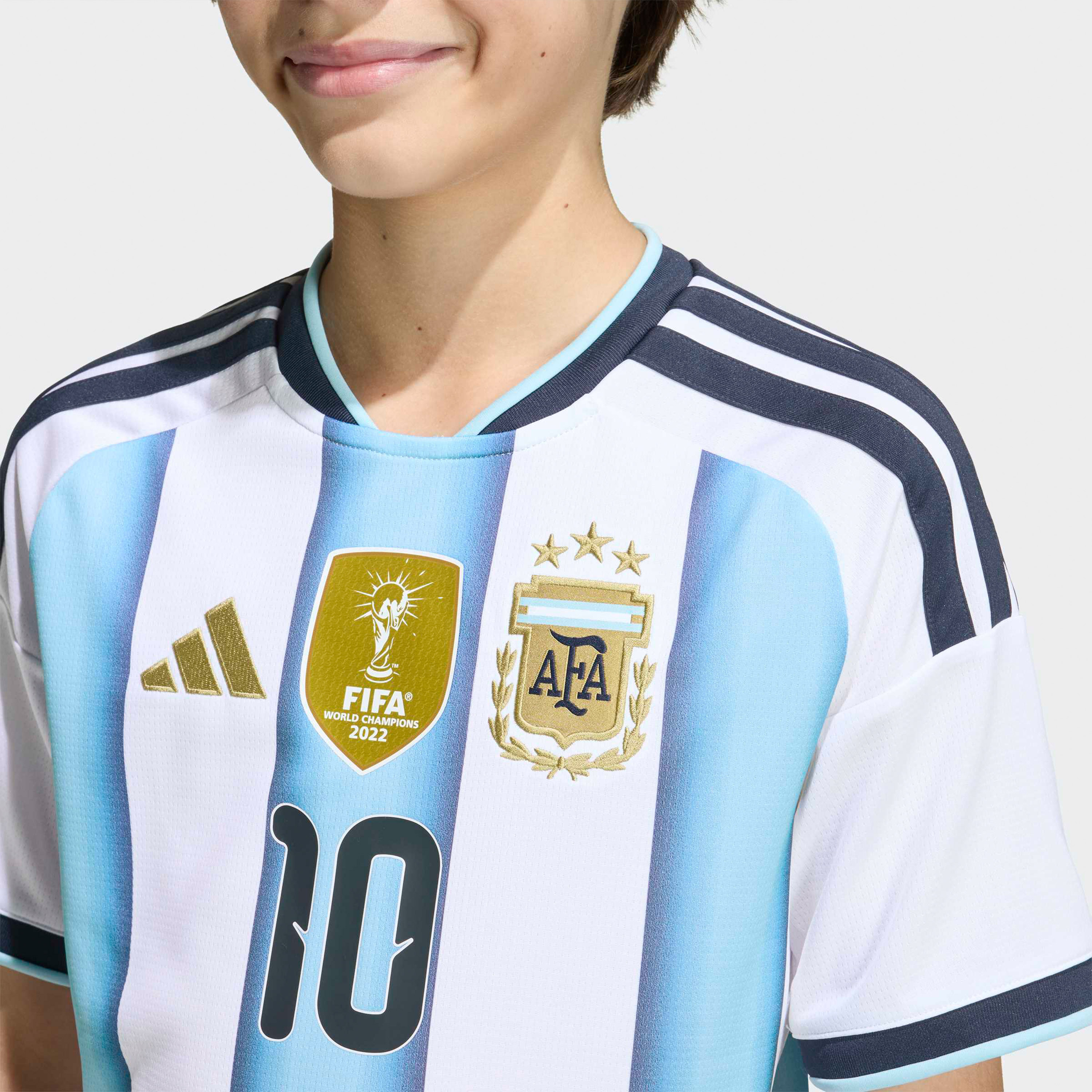 اديداس - قميص منتخب الأرجنتين للأطفال الأساسي لكأس العالم FIFA 2026-boys-clothing-sportswear-tops-image-5
