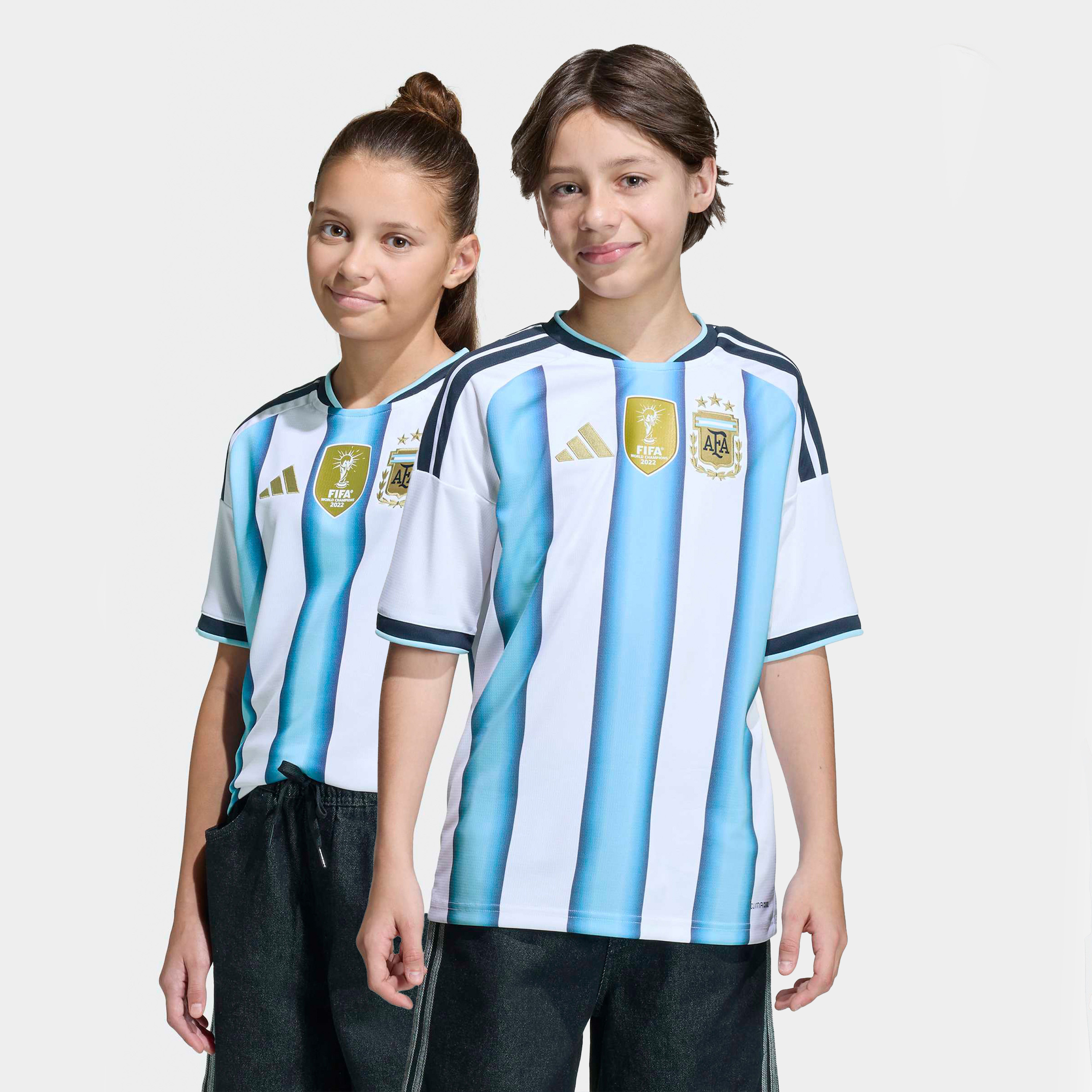 اديداس - قميص منتخب الأرجنتين للأطفال الأساسي لكأس العالم FIFA 2026-boys-clothing-sportswear-tops-image-1