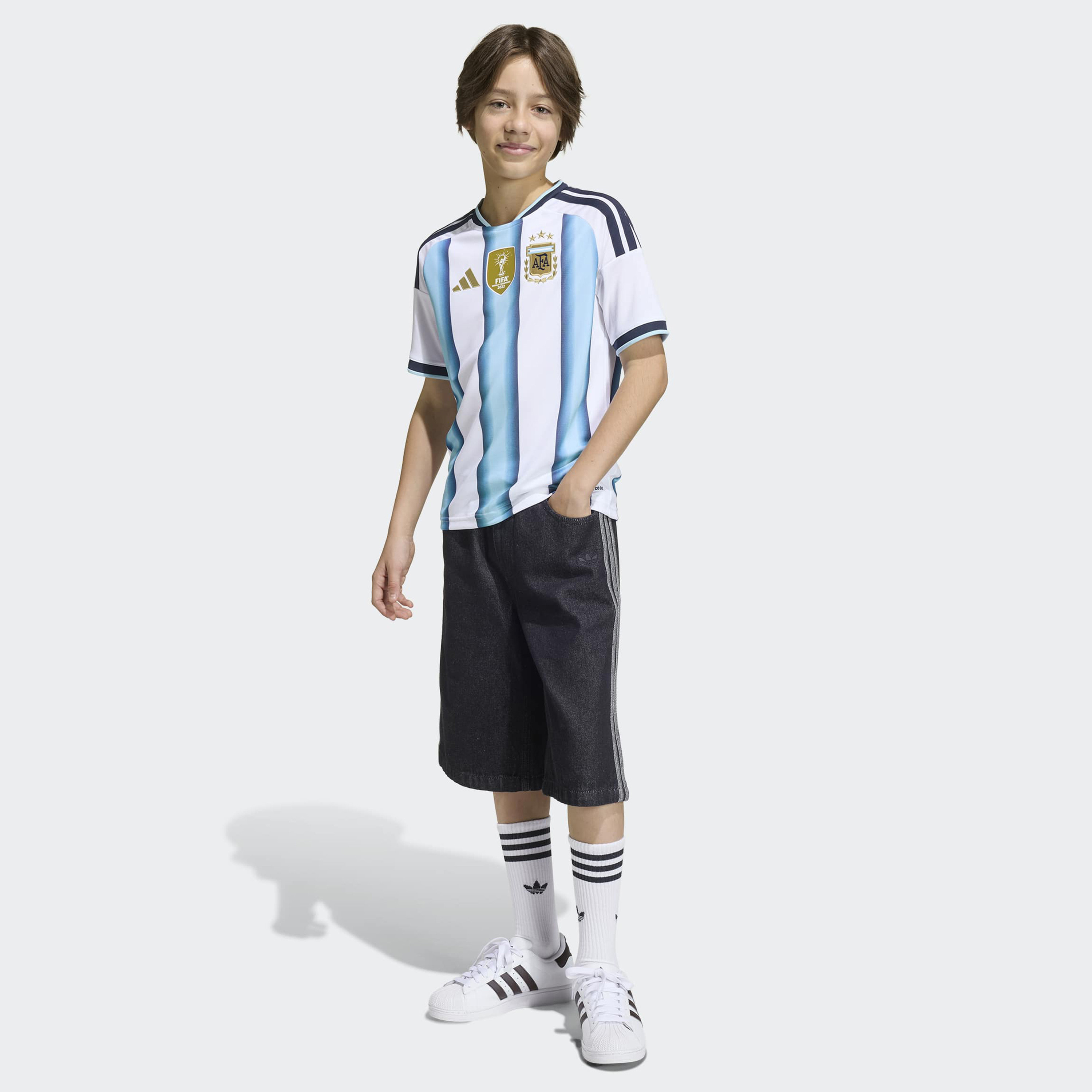 اديداس - قميص منتخب الأرجنتين للأطفال الأساسي لكأس العالم FIFA 2026-boys-clothing-sportswear-tops-image-2