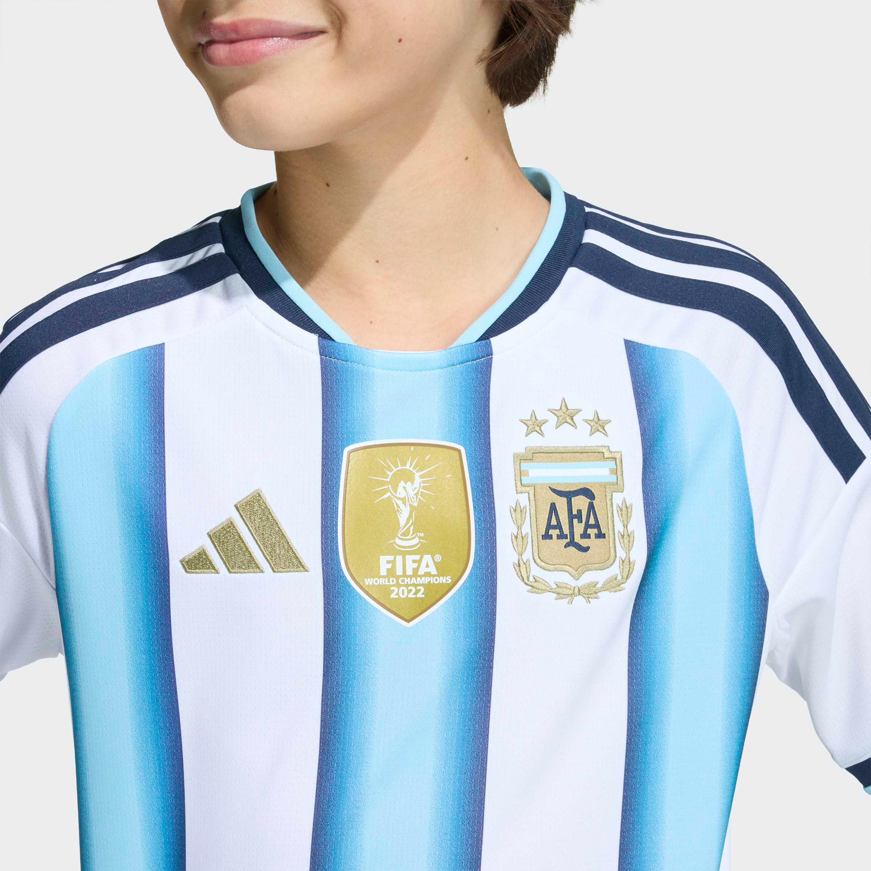 اديداس - قميص منتخب الأرجنتين للأطفال الأساسي لكأس العالم FIFA 2026-boys-clothing-sportswear-tops-image-5