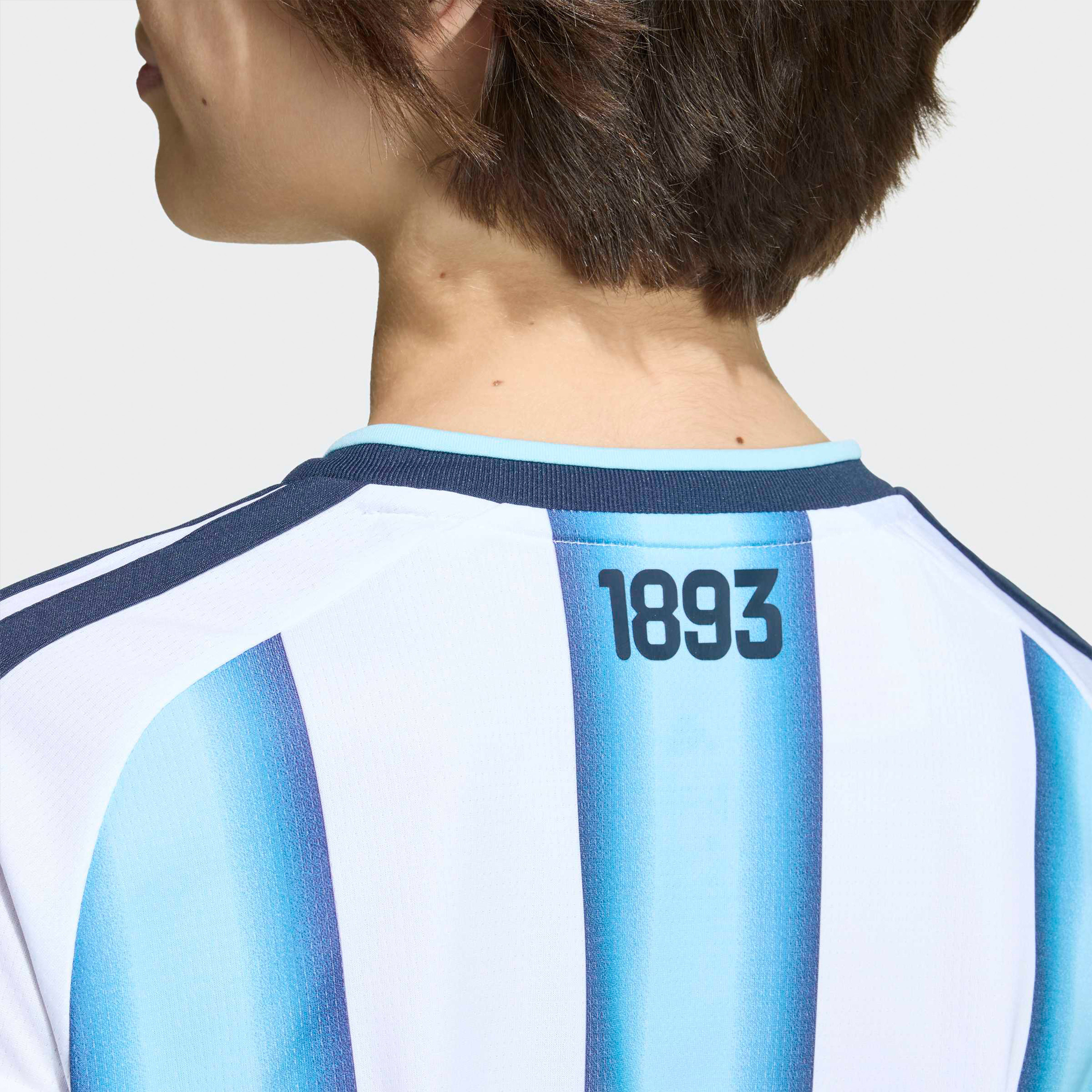 اديداس - قميص منتخب الأرجنتين للأطفال الأساسي لكأس العالم FIFA 2026-boys-clothing-sportswear-tops-image-6