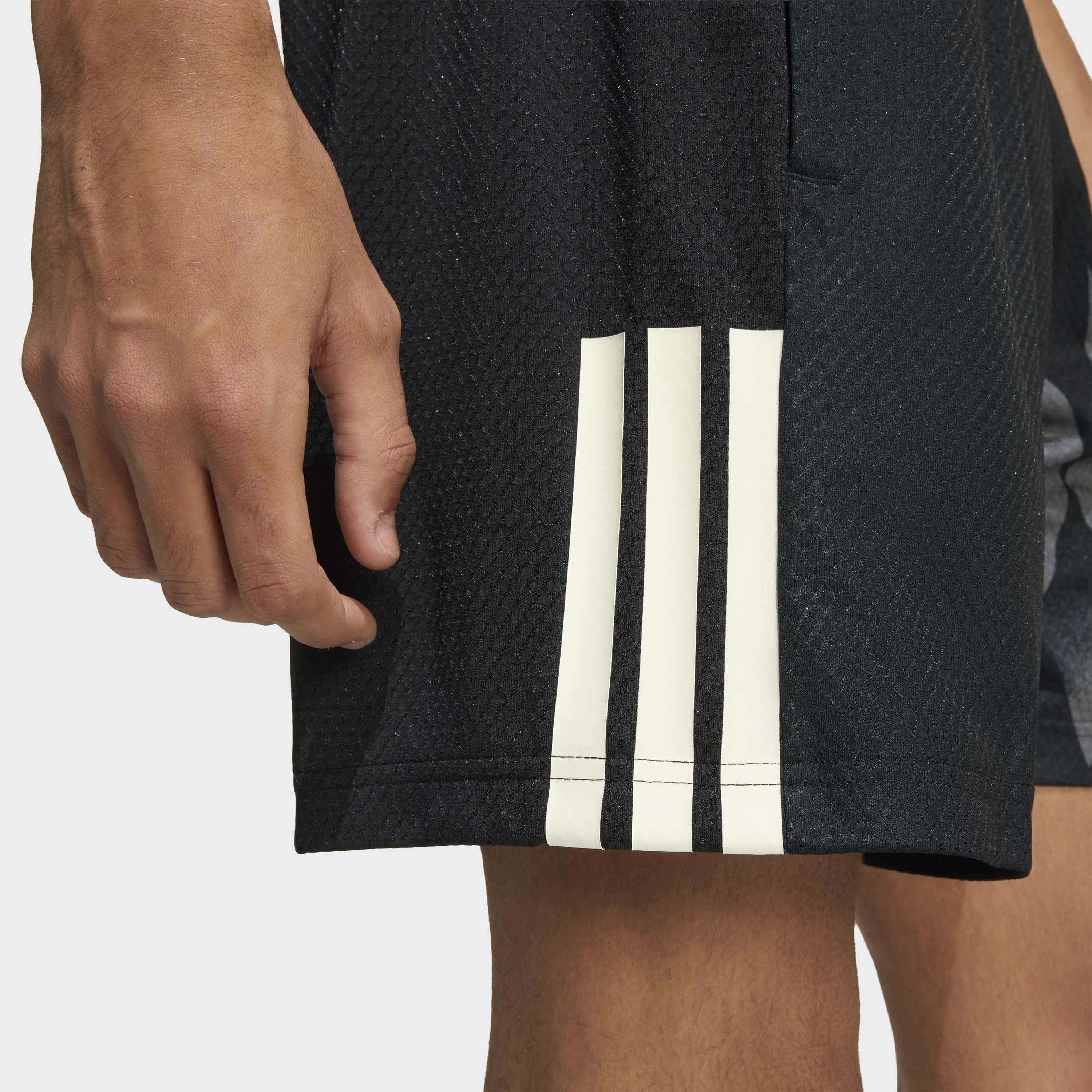 اديداس - شورت رجالي قماش البيكيه من هاوس أوف تيرو بالتعاون مع كومون جول-men-clothing-bottoms-shorts-image-5