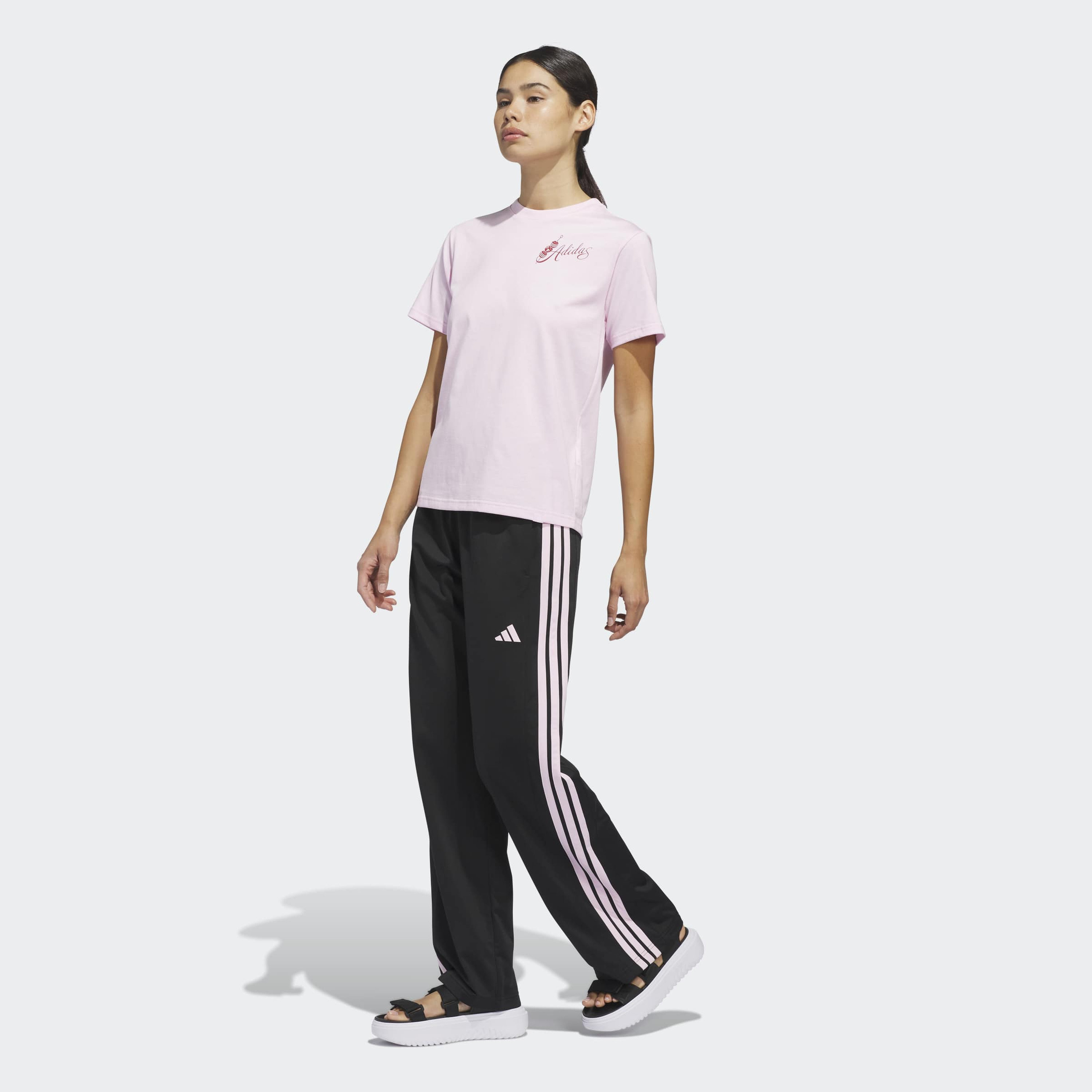 اديداس - تيشيرت نسائي بأكمام قصيرة مطبوع عليه رسومات  يعبّر عن العقل والجسد والروح-sports-women-clothing-tshirtsandvests-image-8