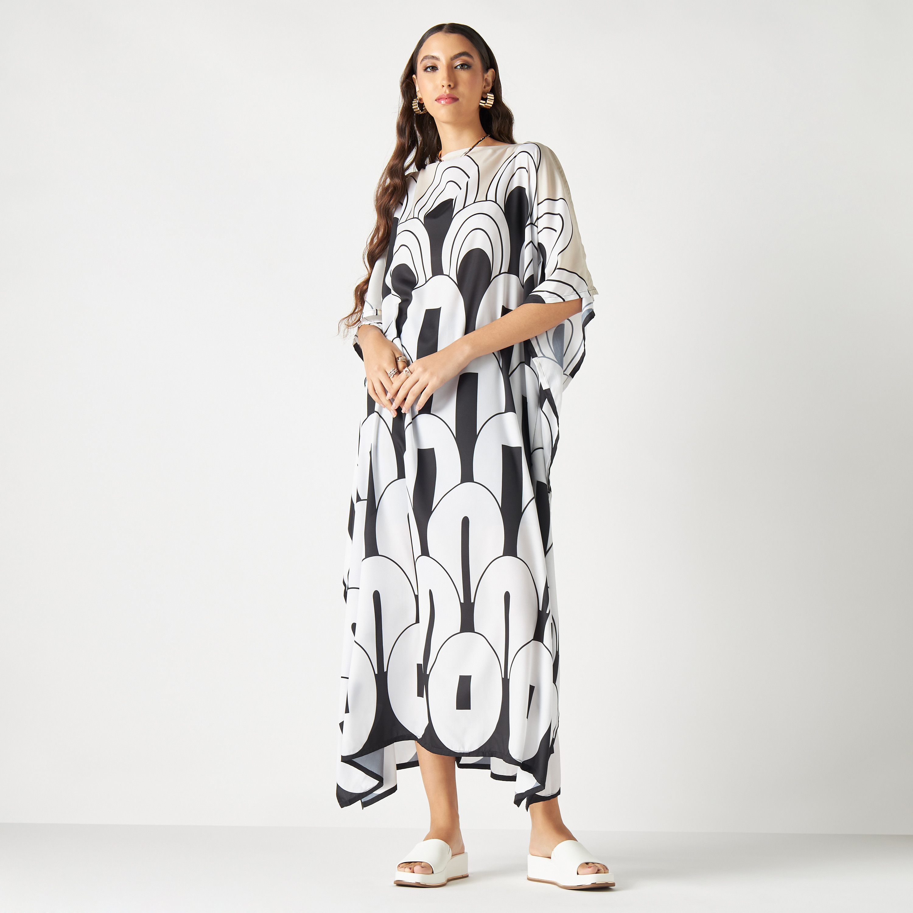 فستان قفطان بياقة قارب وطبعات من فيور-women-arabicclothing-kaftan-image-1