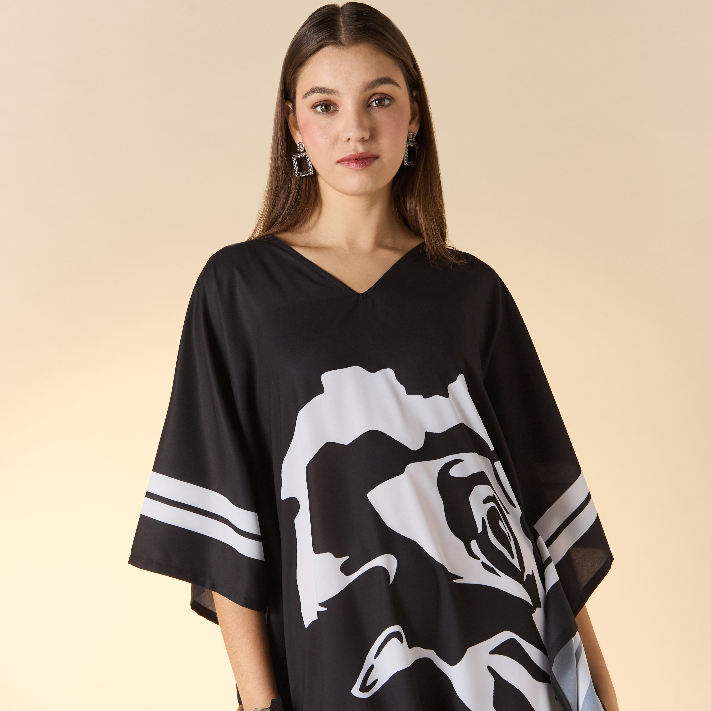 فستان قفطان طويل مطبوع برقبة على شكل حرف V من FYOR-women-arabicclothing-kaftan-image-2