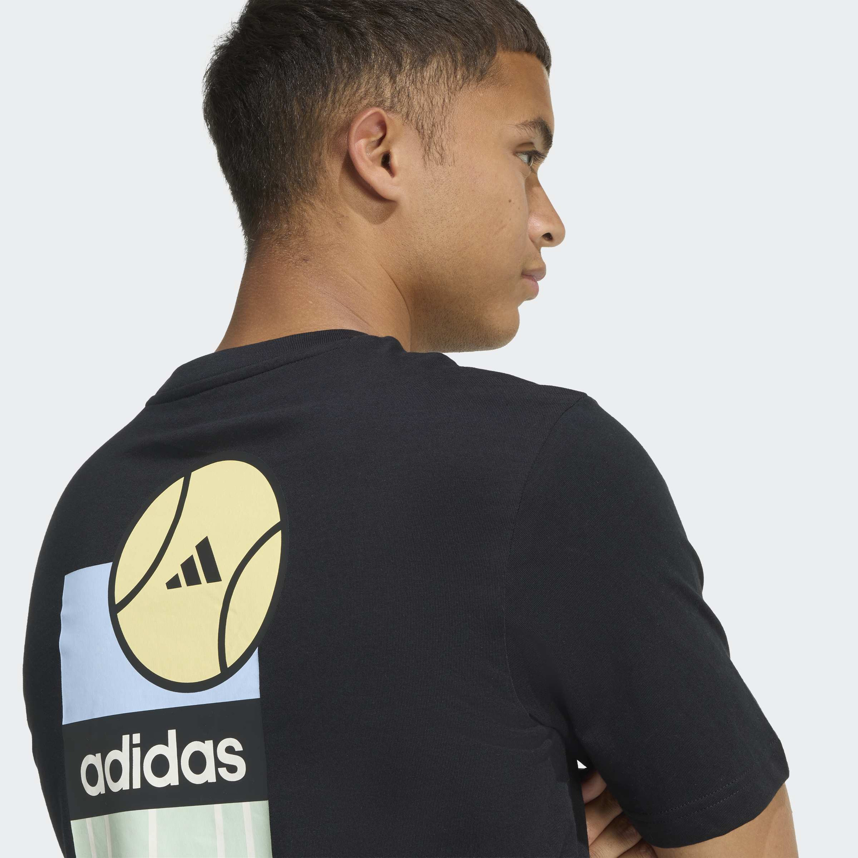 اديداس - تيشيرت رجالي بأكمام قصيرة مطبوع عليه صورة ملصق "ذكريات رياضية"-men-clothing-sportswearandactivewear-tshirtsandpolos-image-5