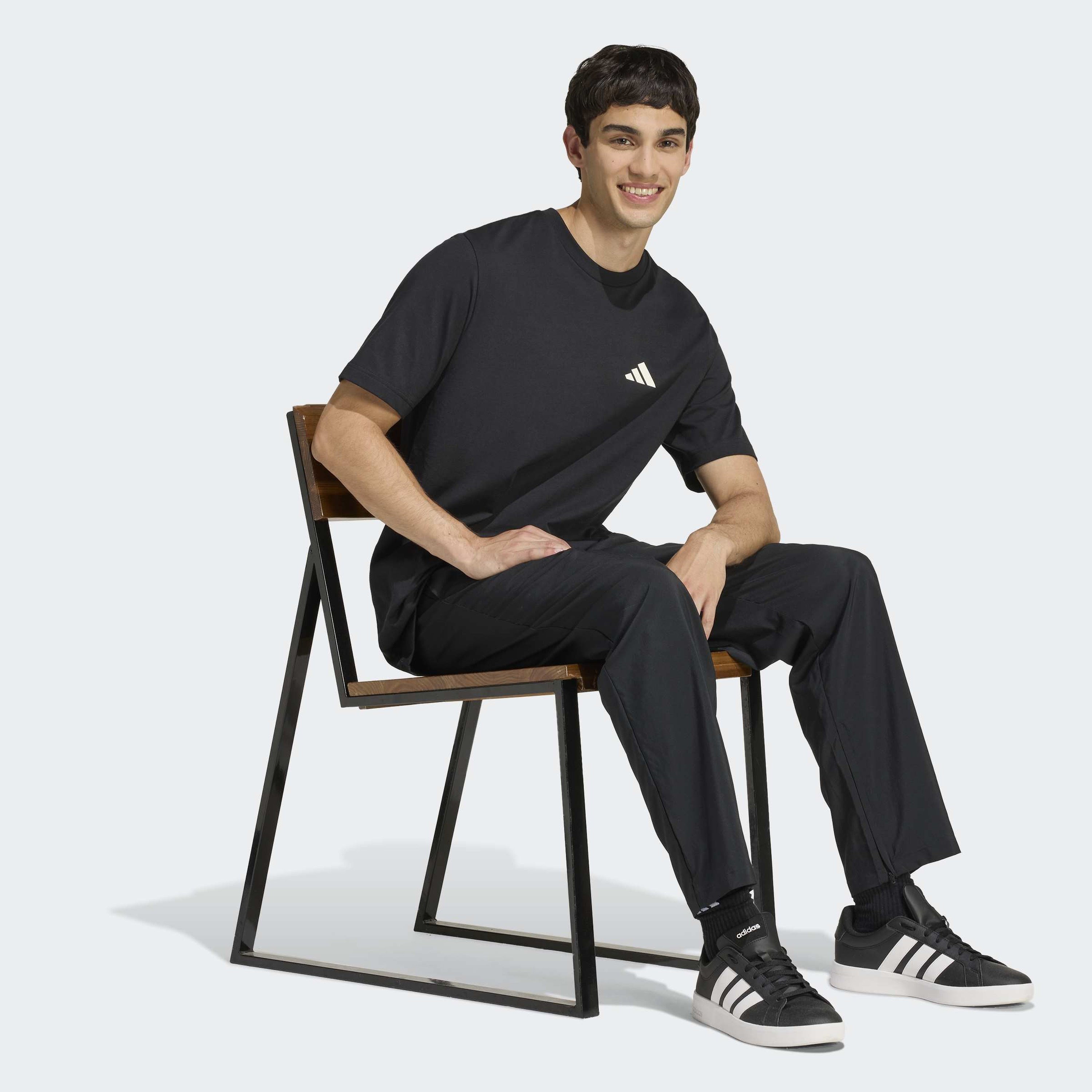 اديداس - تيشيرت رجالي بأكمام قصيرة برسومات لركوب الدراجات الجبلية في الهواء الطلق-men-clothing-sportswearandactivewear-tshirtsandpolos-image-2
