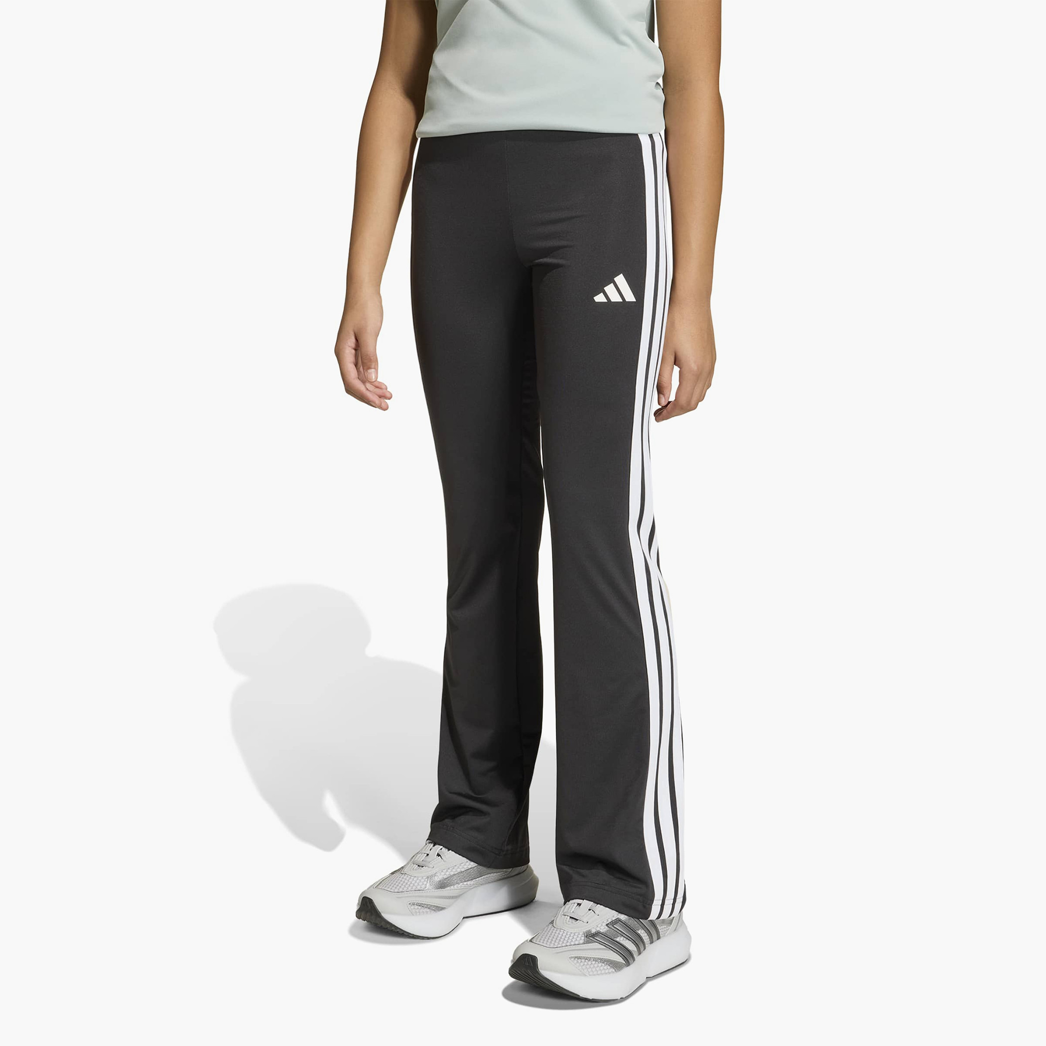 بنطلون ليقنز بحواف واسعة من أديداس-girls-clothing-bottoms-leggings-image-2