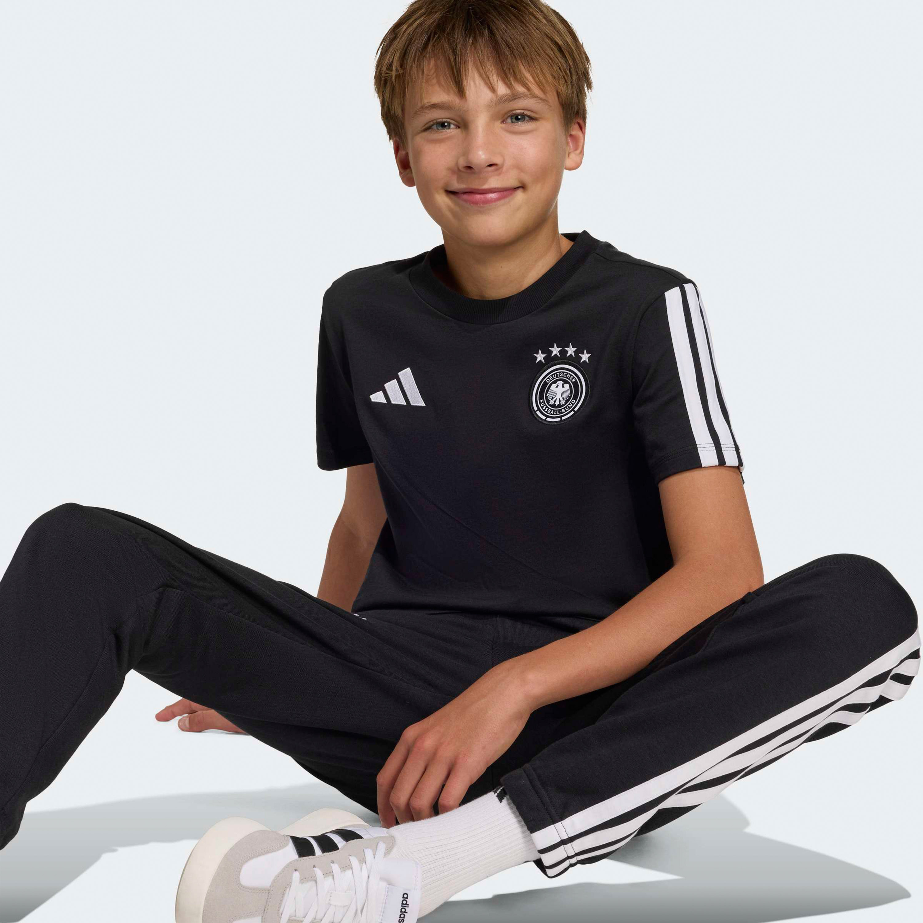 اديداس - تي شيرت  للأطفال منتخب ألمانيا 26 بأكمام قصيرة-boys-clothing-sportswear-tops-image-4