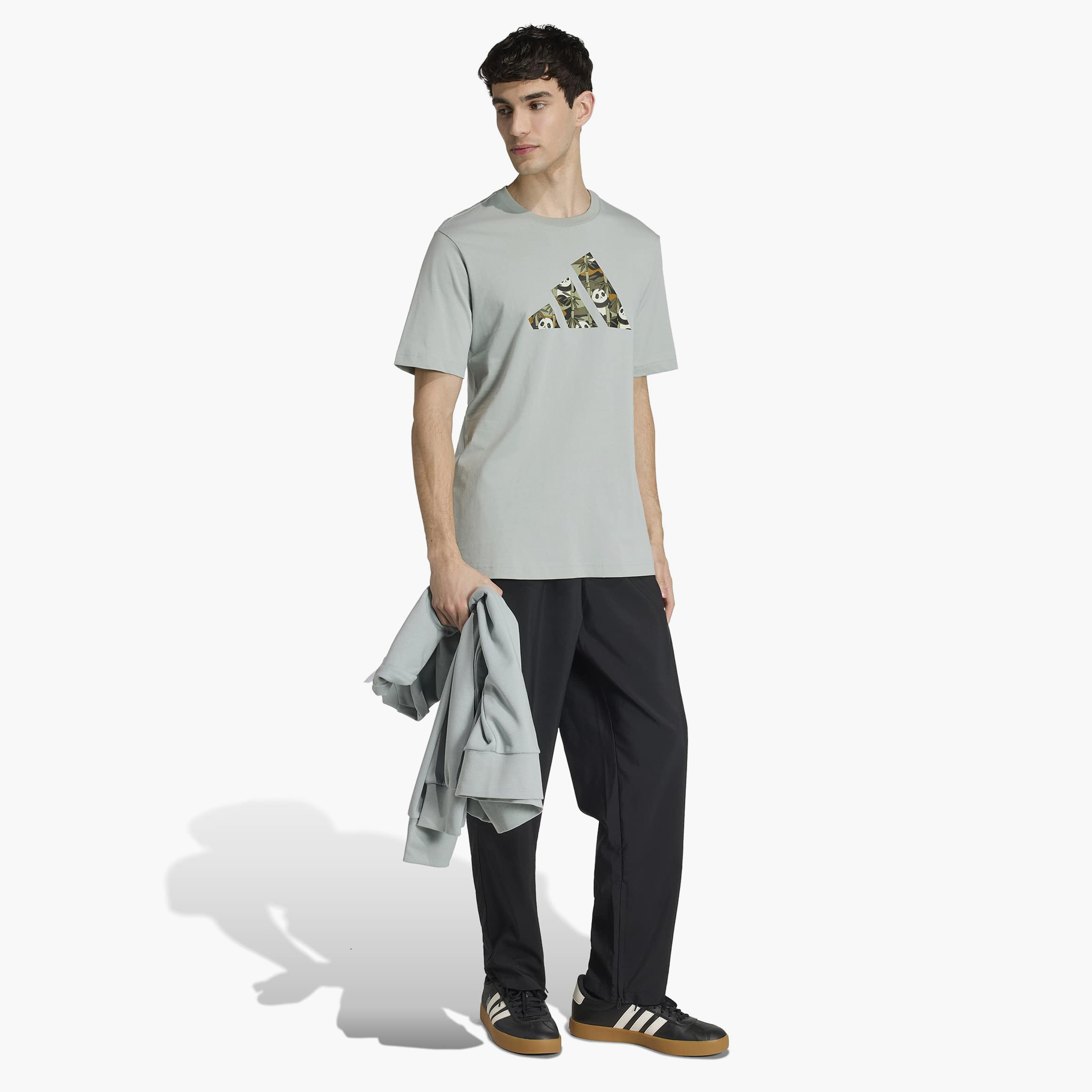 اديداس - تيشيرت رجالي بأكمام قصيرة بنقشة باندا مموهة-men-clothing-sportswearandactivewear-tshirtsandpolos-image-2