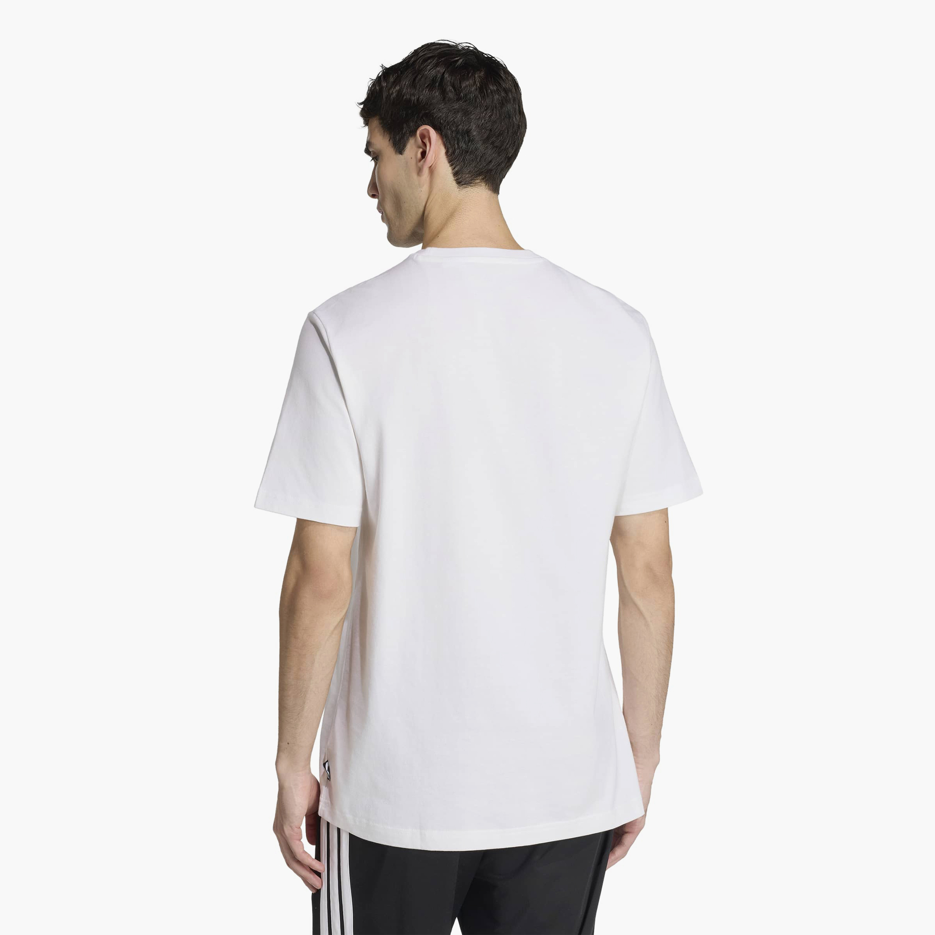 اديداس - تيشيرت رجالي بأكمام قصيرة بنقشة باندا مموهة-men-clothing-sportswearandactivewear-tshirtsandpolos-image-3