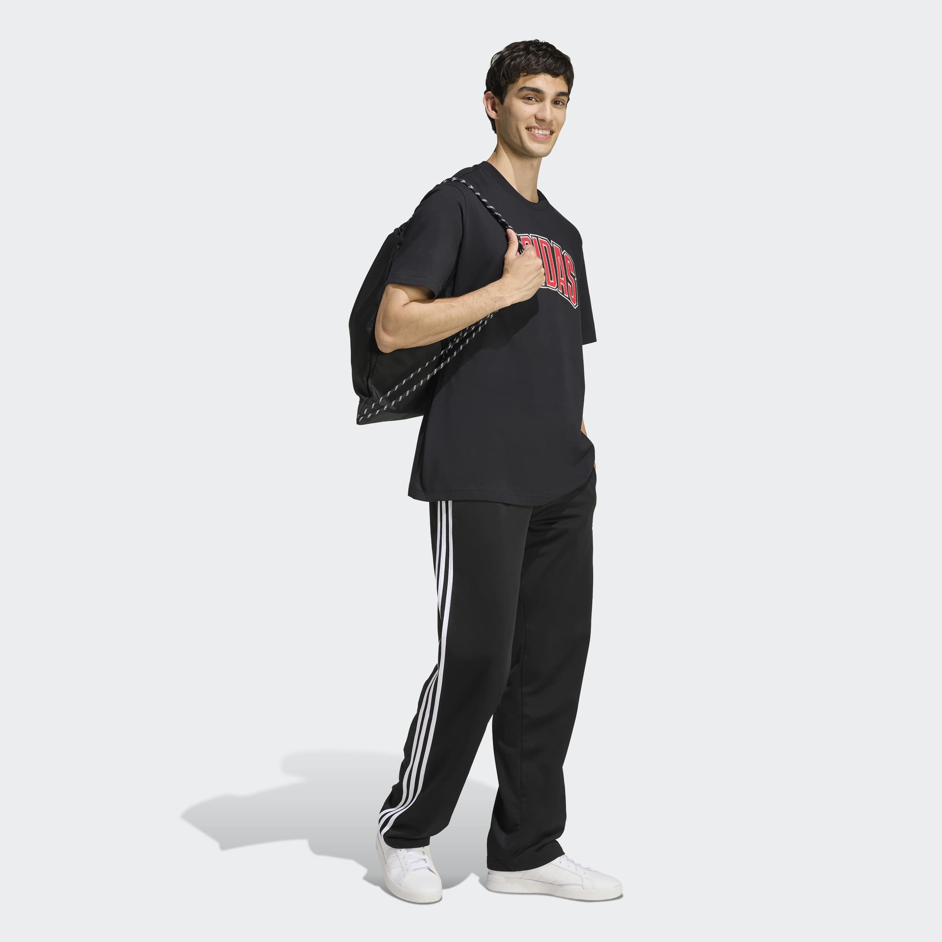 اديداس - تيشيرت رجالي بأكمام قصيرة برسومات مستوحاة من ملاعب الجامعات-men-clothing-sportswearandactivewear-tshirtsandpolos-image-3