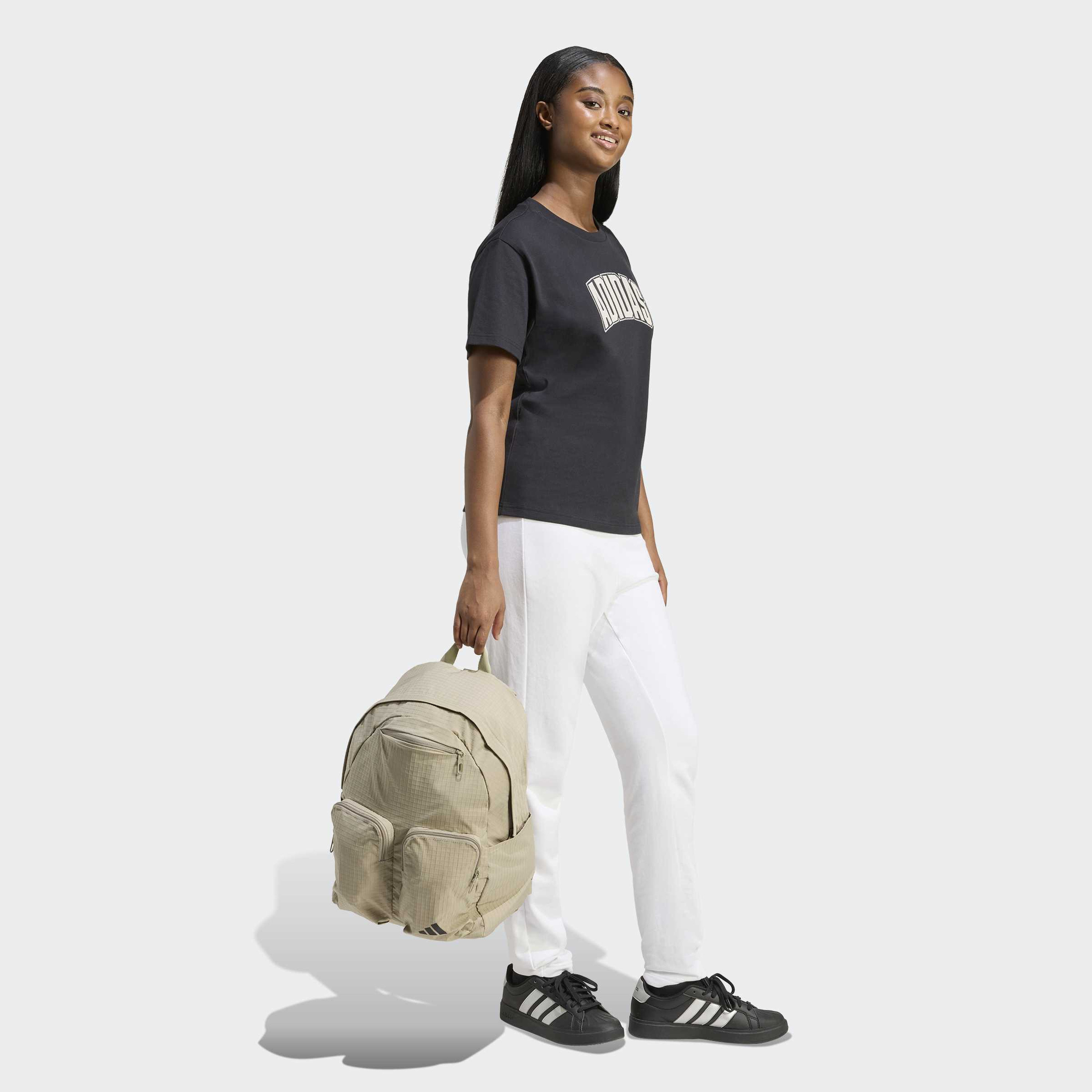 اديداس - تيشيرت نسائي بأكمام قصيرة برسومات جامعية-women-clothing-tshirts-image-5