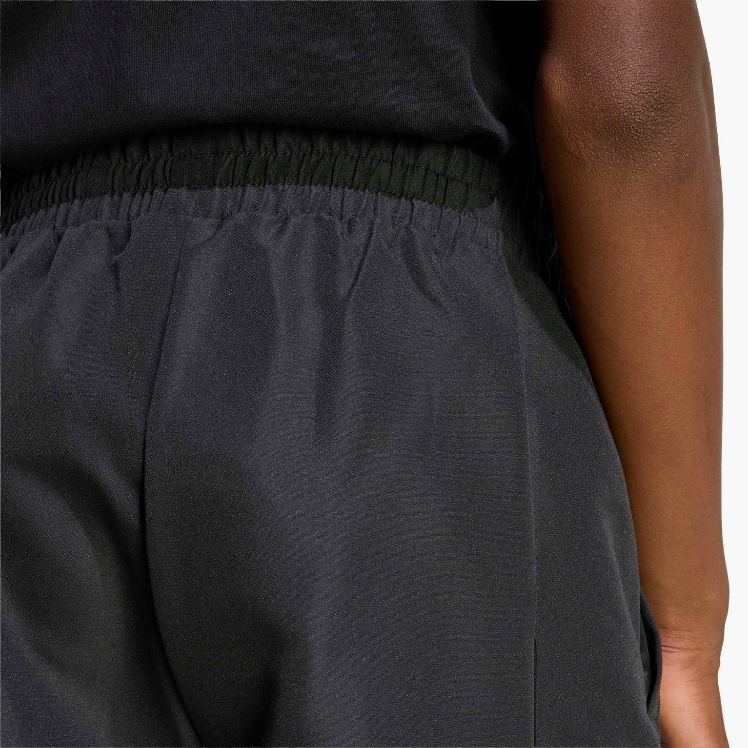 شورت بطول الركبة بتصميم مقسم من أديداس-boys-clothing-sportswear-bottoms-shorts-image-5