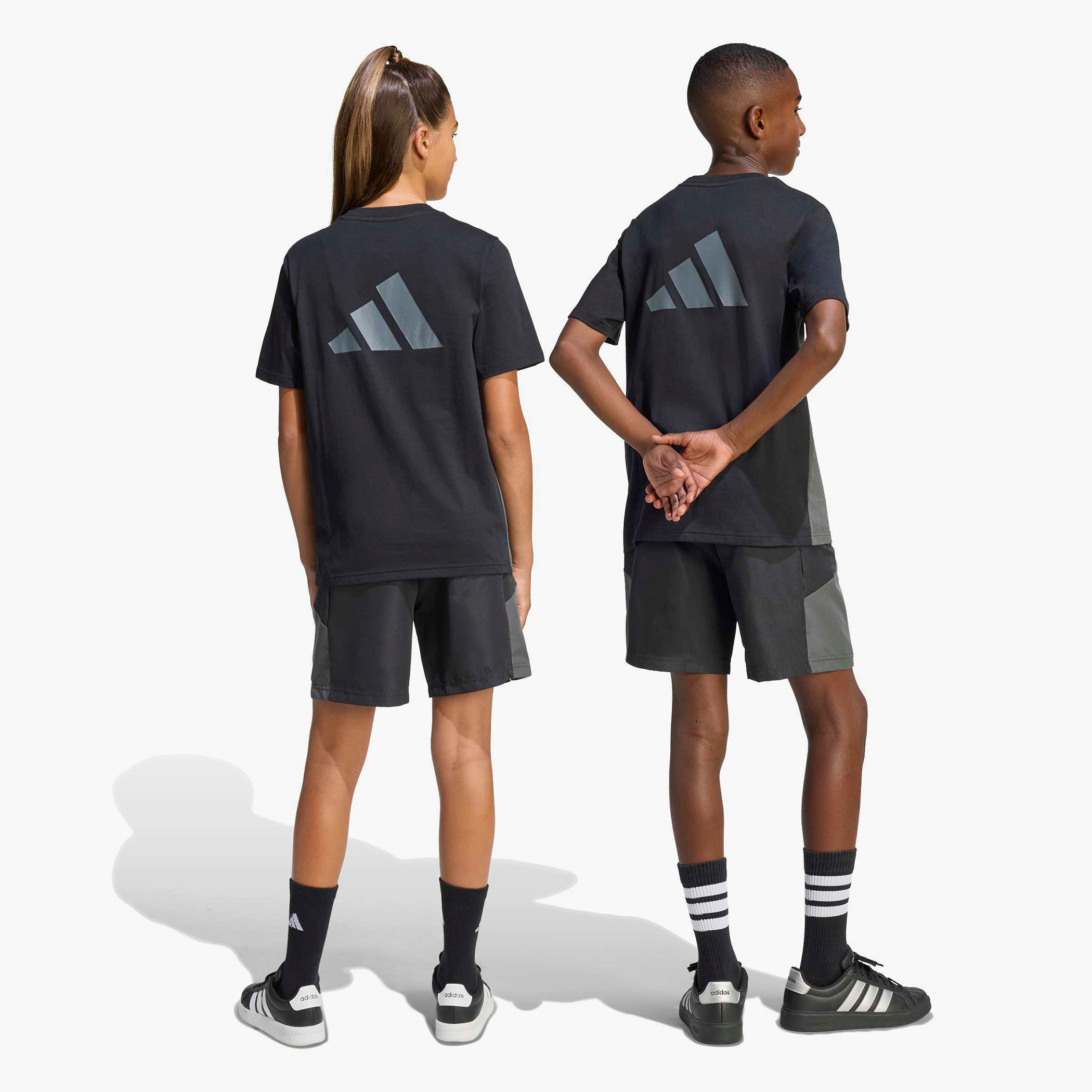 شورت بطول الركبة بتصميم مقسم من أديداس-boys-clothing-sportswear-bottoms-shorts-image-7