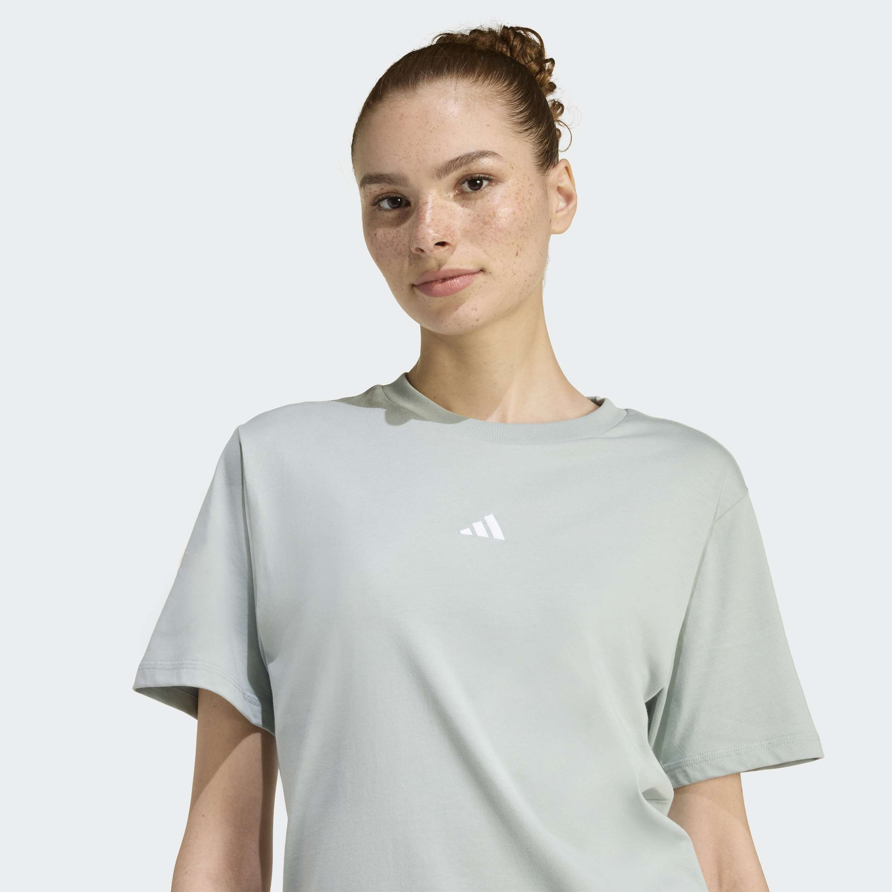 أديداس - تيشيرت إسينشالز نسائي قطني بشعار صغير | OE-women-clothing-tshirts-image-16