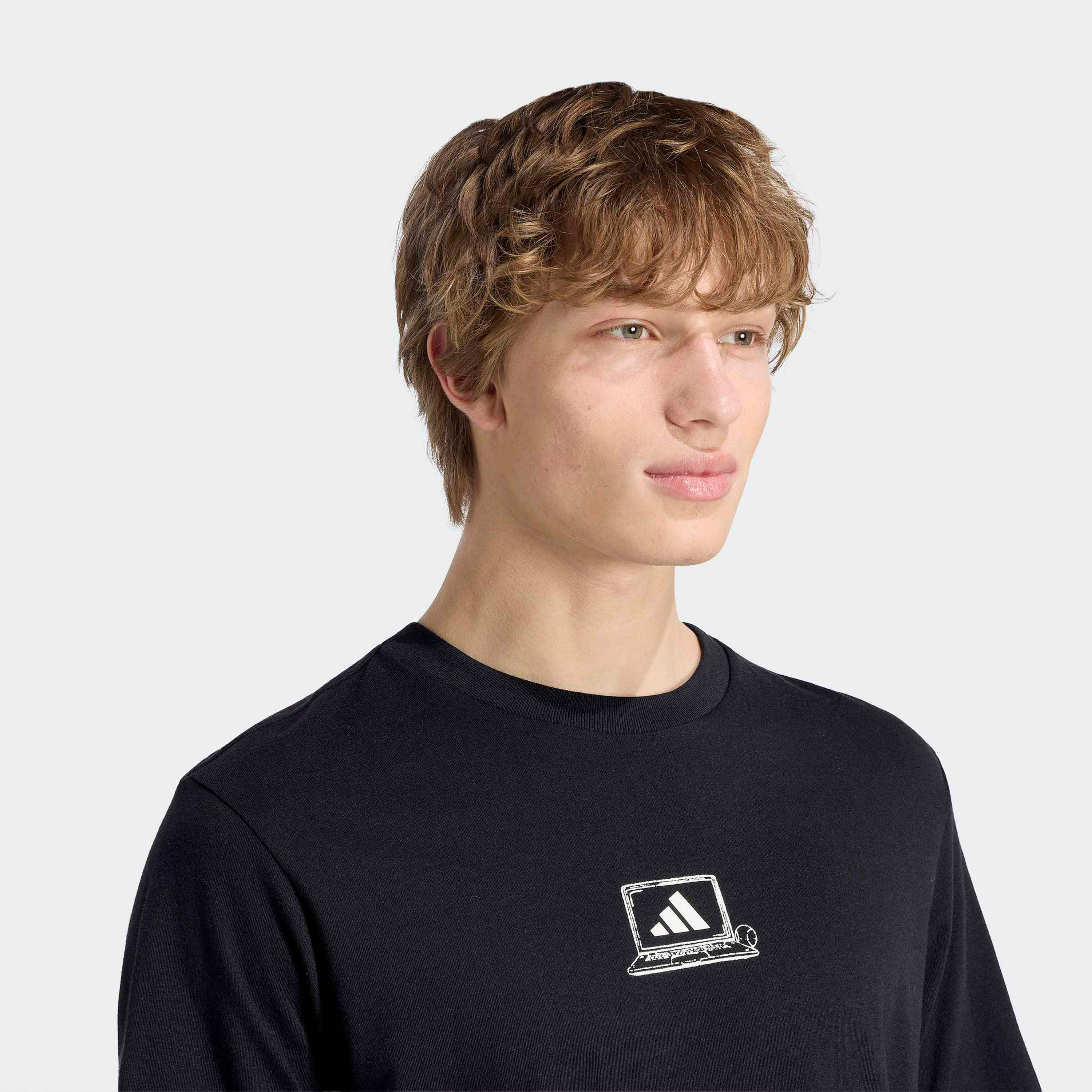 اديداس - تيشيرت رجالي بأكمام قصيرة ورقبة دائرية مطبوع عليه عبارة Clocked In-men-clothing-sportswearandactivewear-tshirtsandpolos-image-4