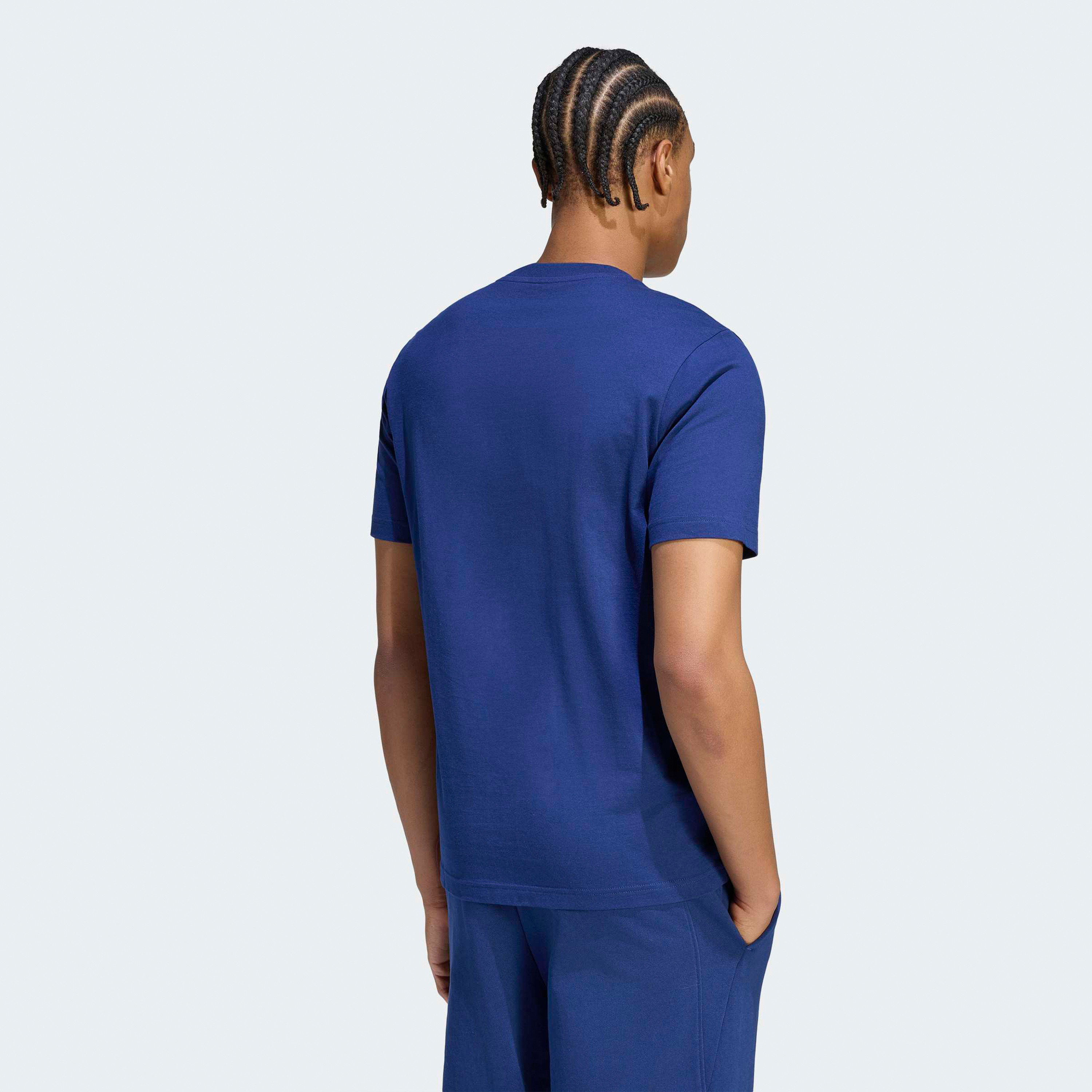 اديداس - تيشيرت رجالي بأكمام قصيرة ورقبة دائرية مطبوع عليه عبارة Clocked In-men-clothing-sportswearandactivewear-tshirtsandpolos-image-3