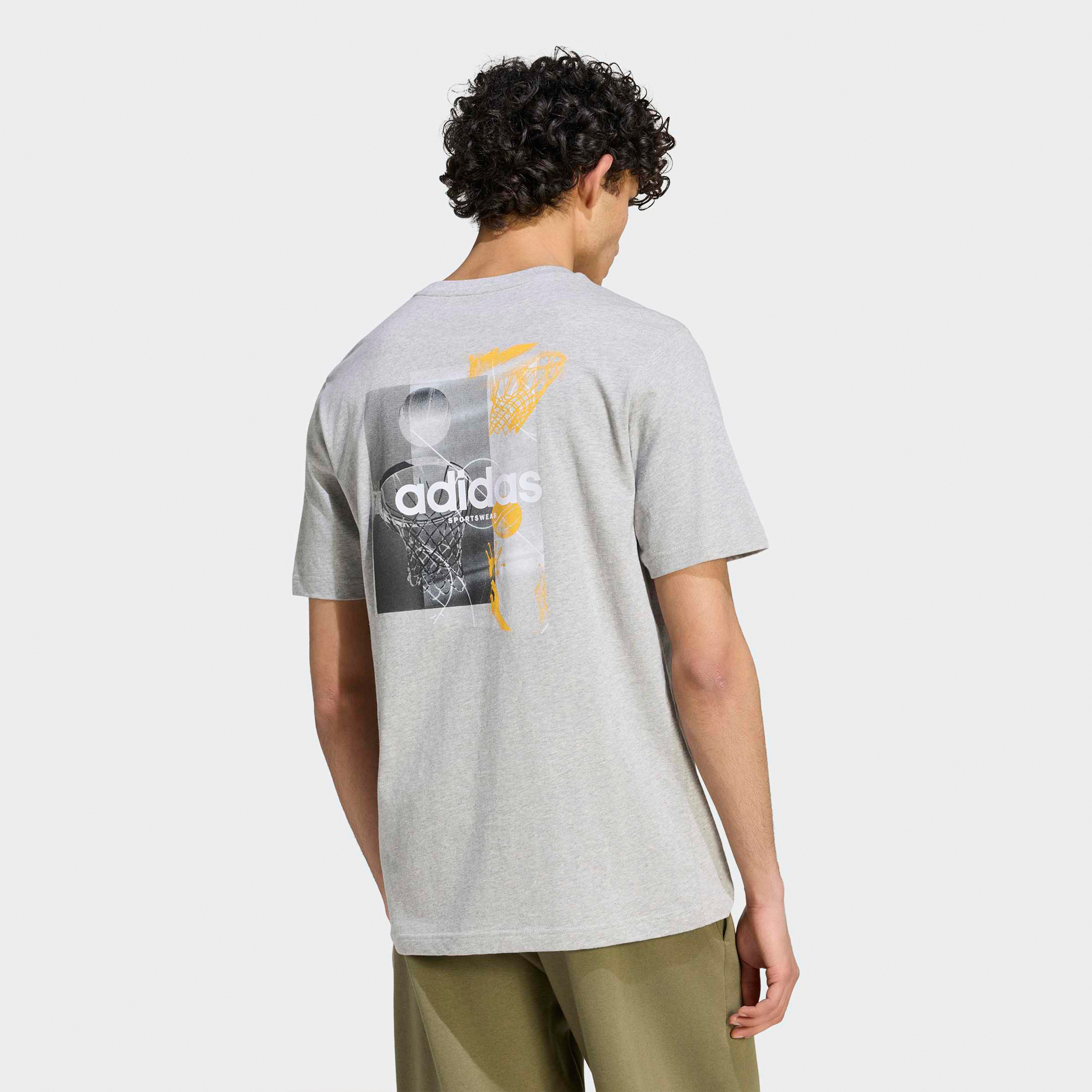 اديداس - تيشيرت رجالي برقبة دائرية مزين برسومات كرة السلة-men-clothing-sportswearandactivewear-tshirtsandpolos-image-3