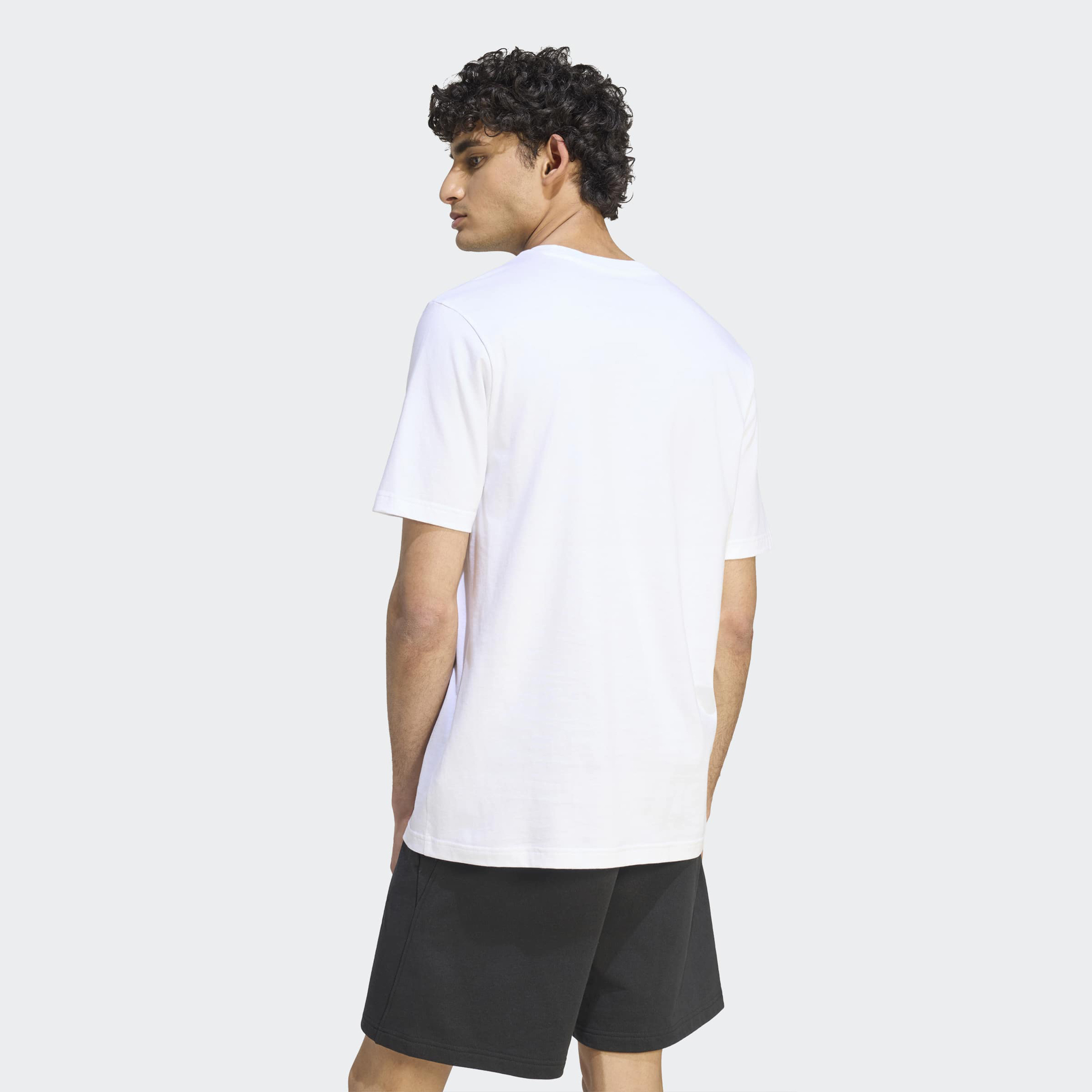 اديداس - تيشيرت رجالي بأكمام قصيرة ورقبة دائرية بنقشة دوائر مموهة-men-clothing-sportswearandactivewear-tshirtsandpolos-image-3