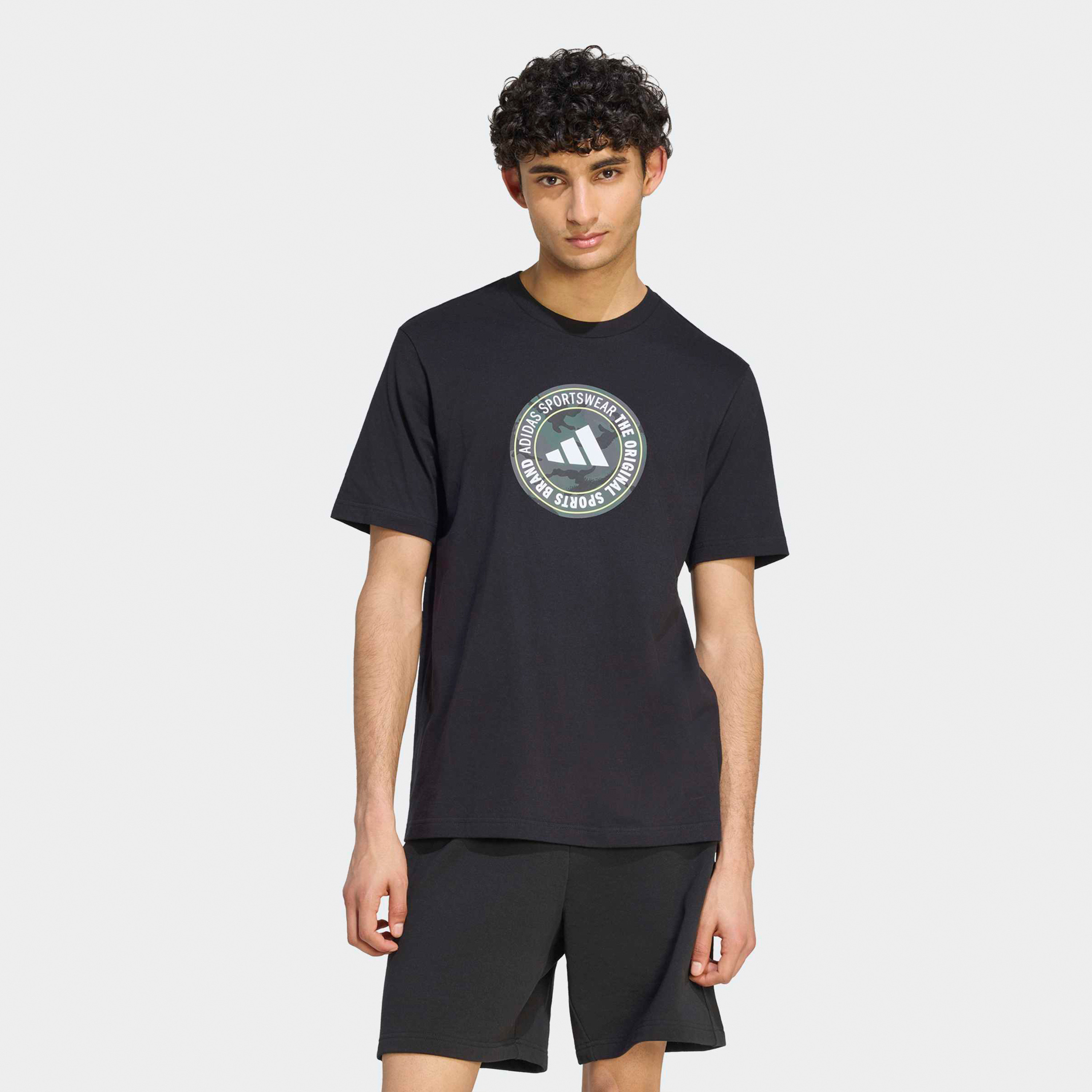 اديداس - تيشيرت رجالي بأكمام قصيرة ورقبة دائرية بنقشة دوائر مموهة-men-clothing-sportswearandactivewear-tshirtsandpolos-image-1