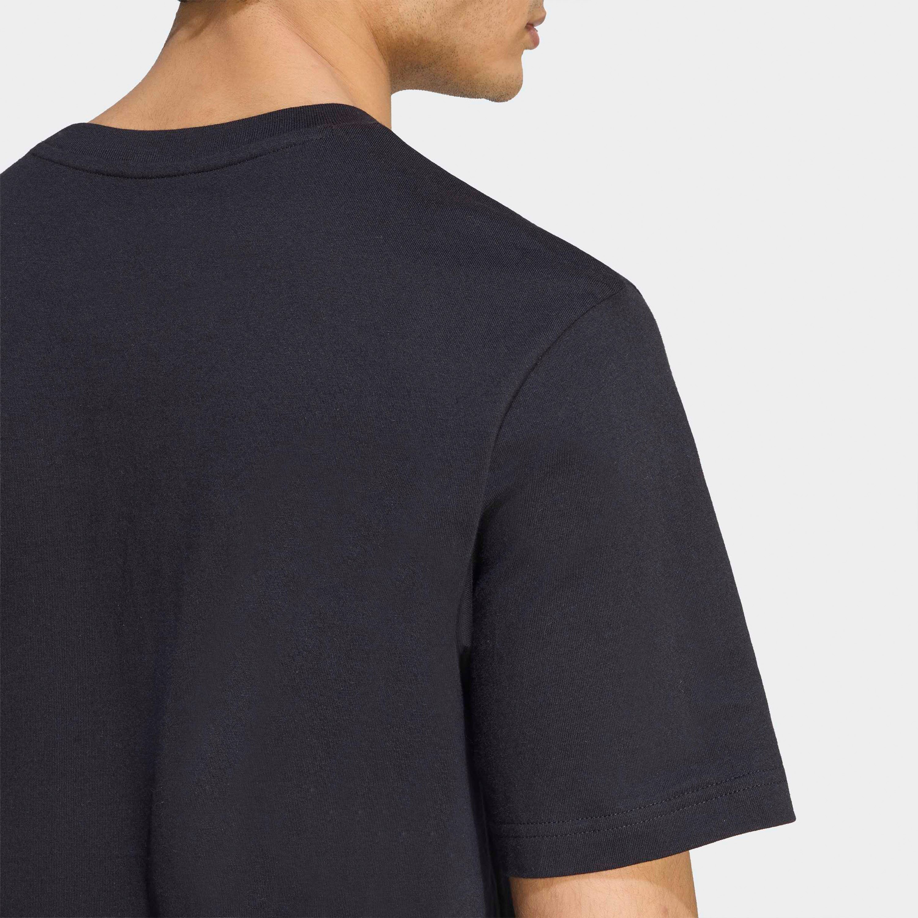 اديداس - تيشيرت رجالي بأكمام قصيرة ورقبة دائرية بنقشة دوائر مموهة-men-clothing-sportswearandactivewear-tshirtsandpolos-image-5