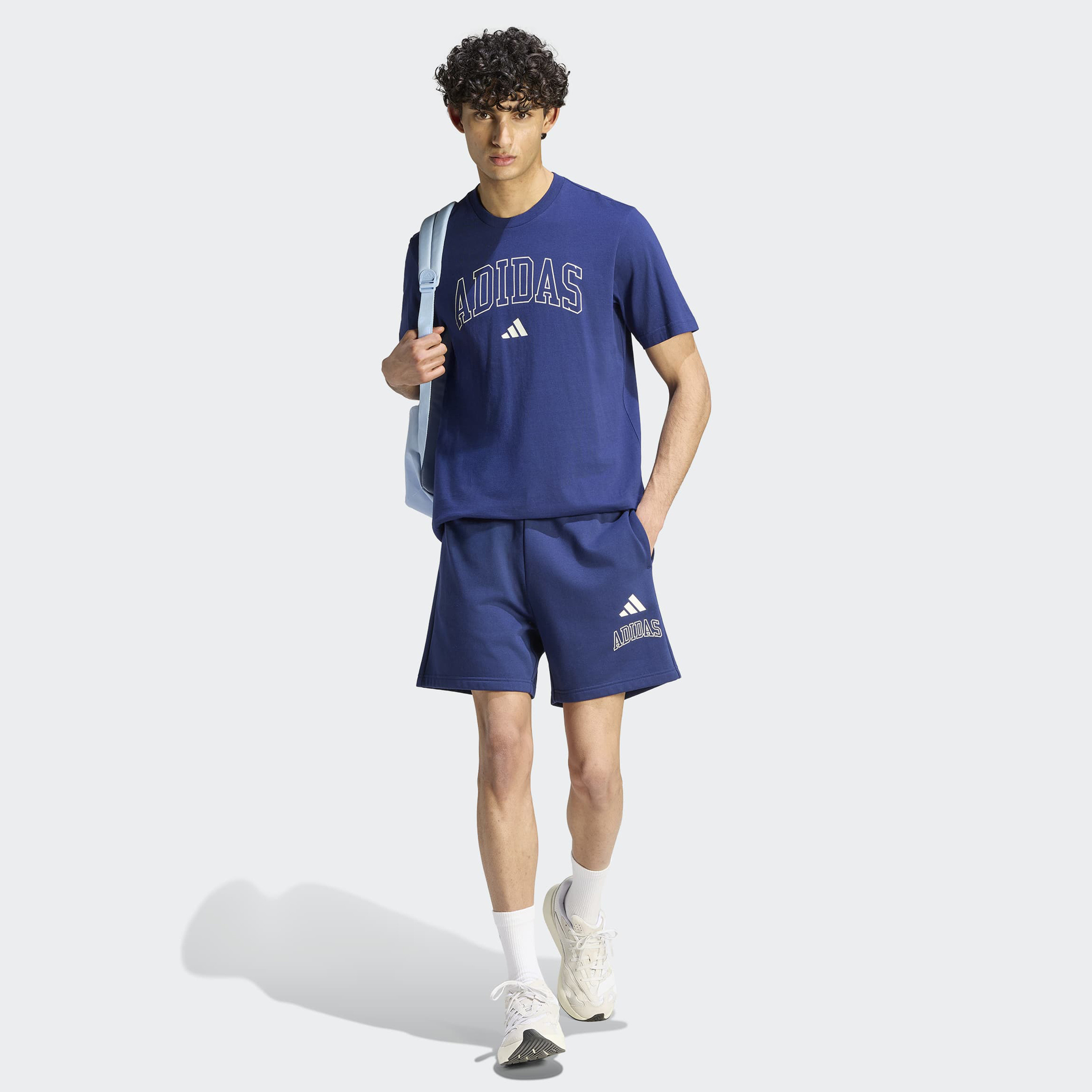 أديداس - تيشيرت جرافيكي كوليجيت لاينيج للرجال | OE-men-clothing-sportswearandactivewear-tshirtsandpolos-image-2