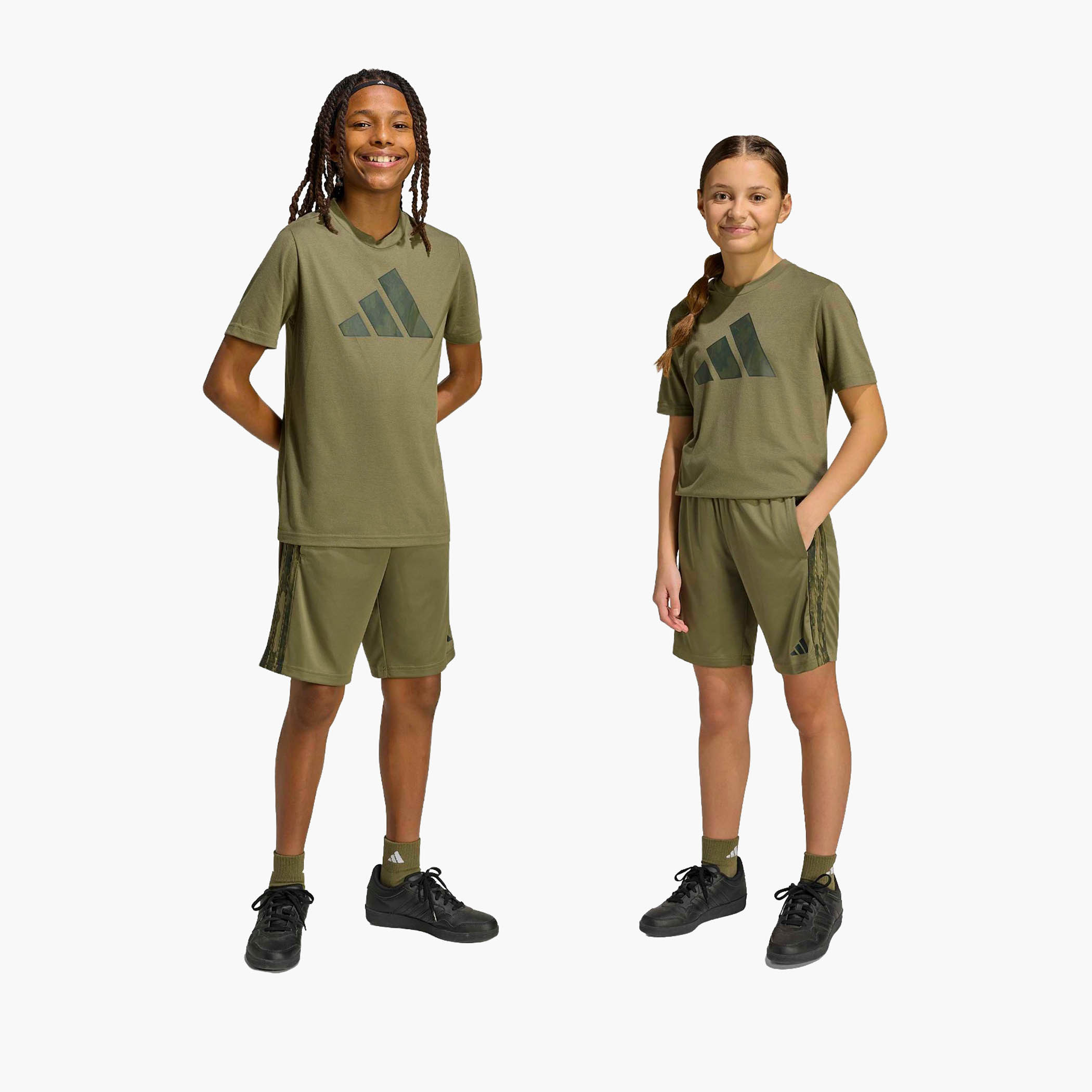 طقم شورت وتيشيرت بأكمام قصيرة وياقة ضيقة وطبعات شعار من أديداس-boys-clothing-sportswear-sets-image-10