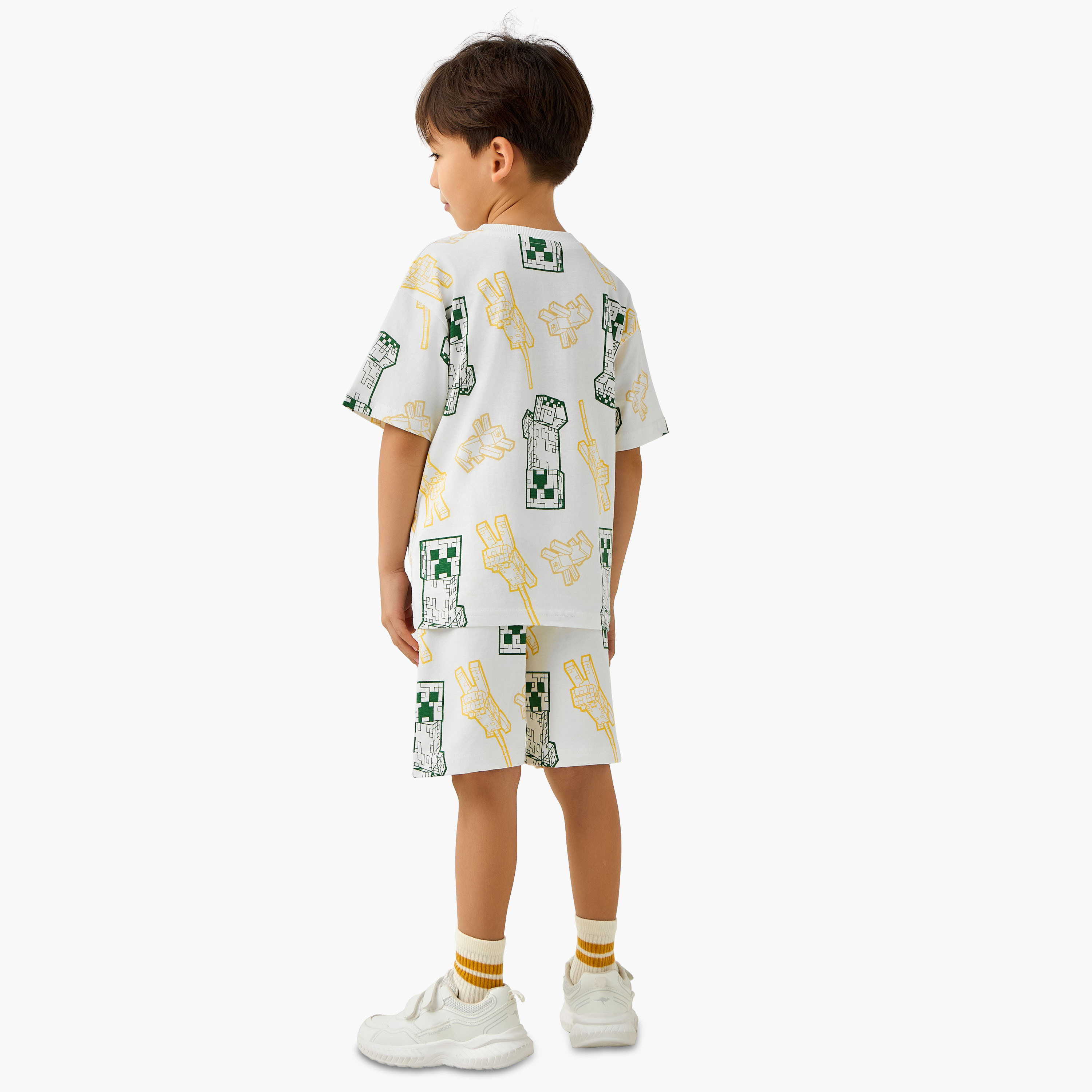 طقم تيشيرت بياقة ضيقة وأكمام قصيرة مع شورت بطبعات جرافيك ماينكرافت-boys-clothing-setsandcoords-image-4