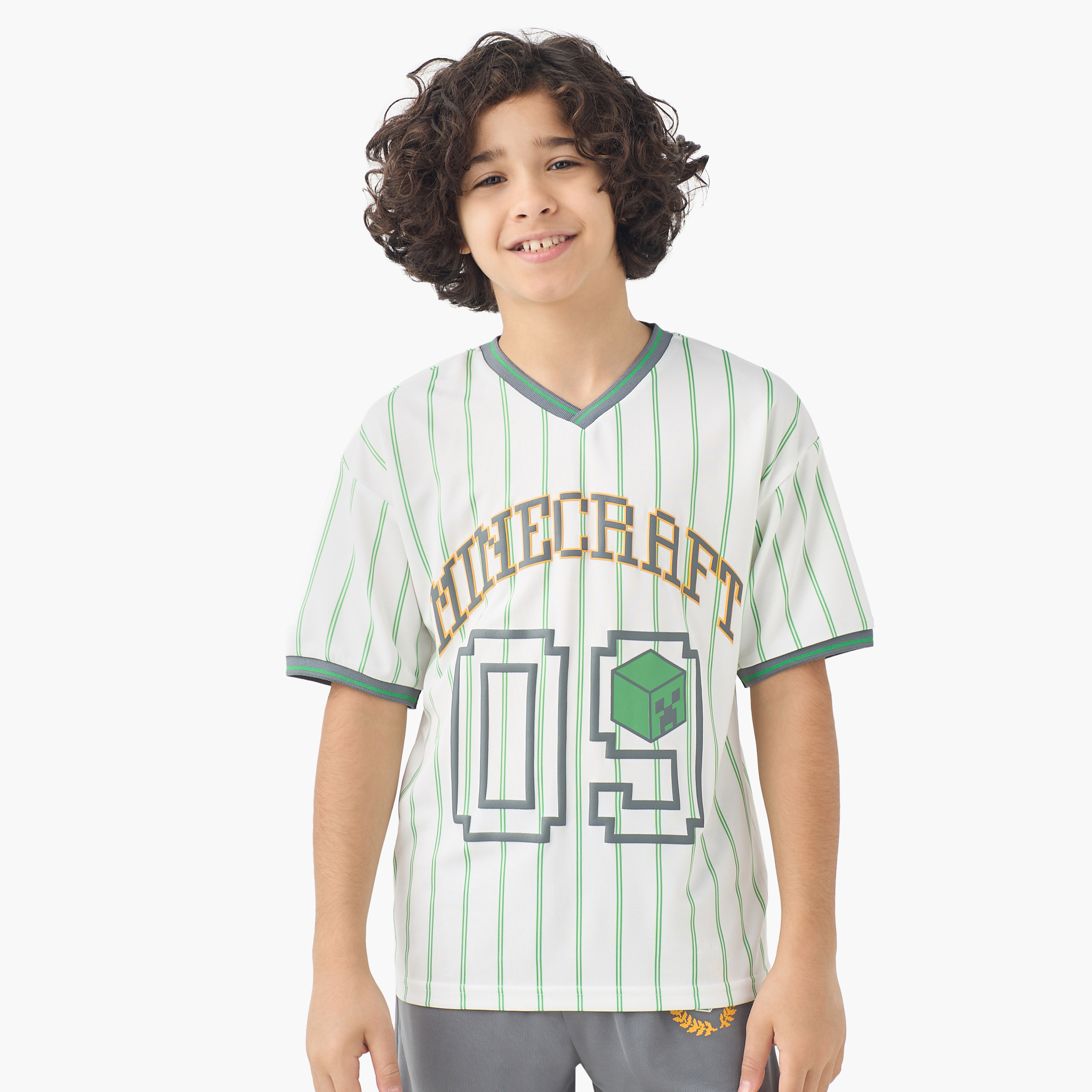 طقم شورت وتيشيرت برقبة V وأكمام قصيرة وطبعات-boys-clothing-setsandcoords-image-2