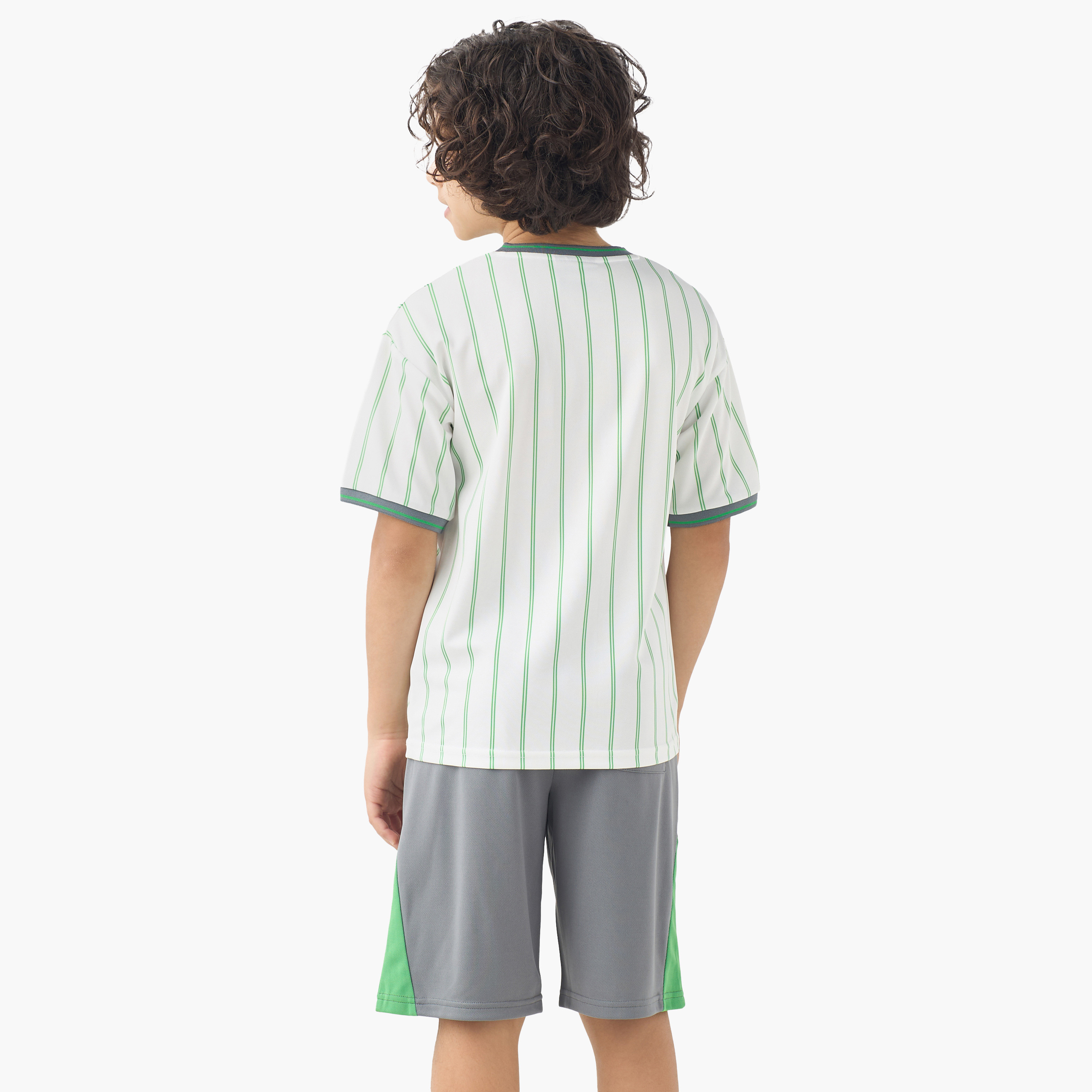 طقم شورت وتيشيرت برقبة V وأكمام قصيرة وطبعات-boys-clothing-setsandcoords-image-4