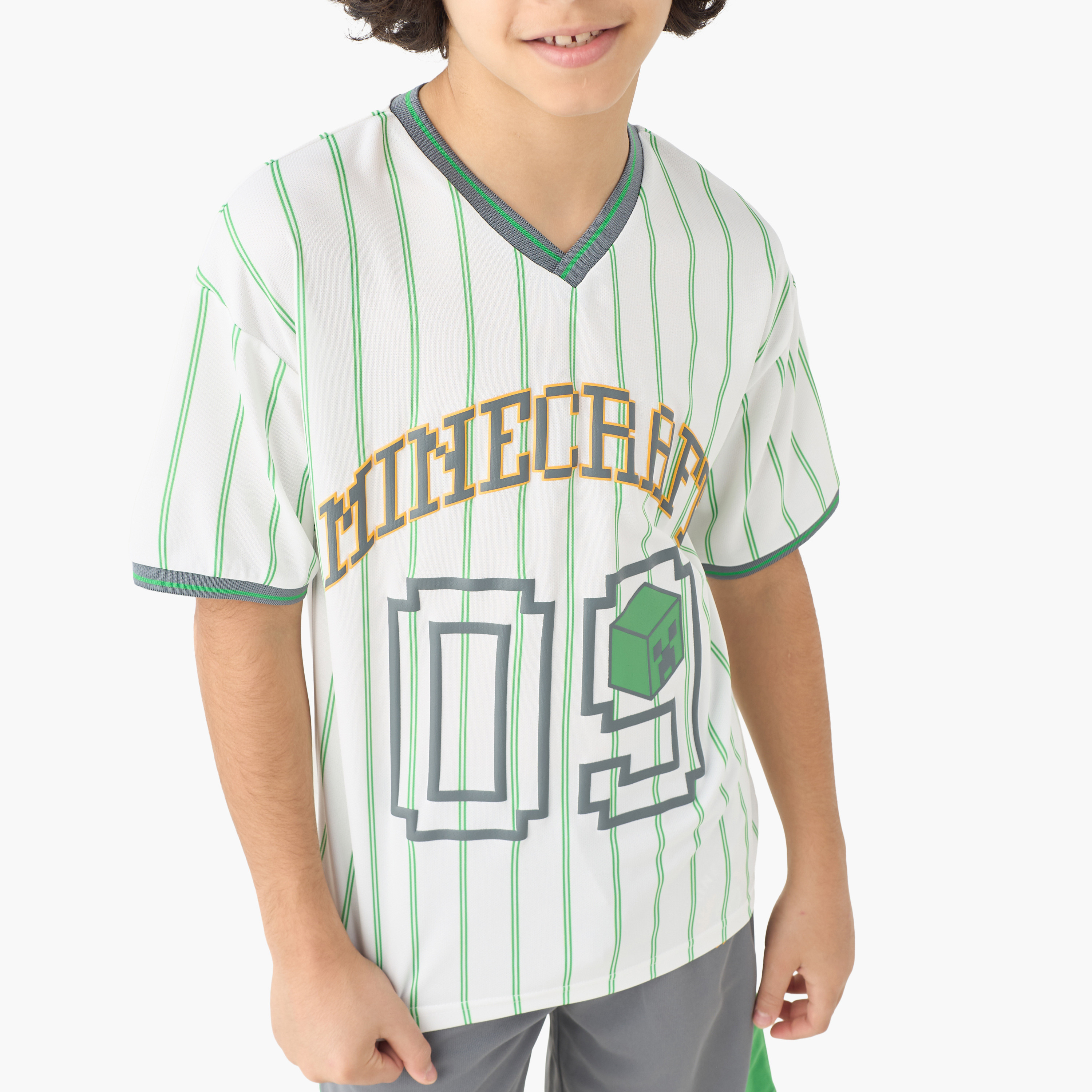 طقم شورت وتيشيرت برقبة V وأكمام قصيرة وطبعات-boys-clothing-setsandcoords-image-5