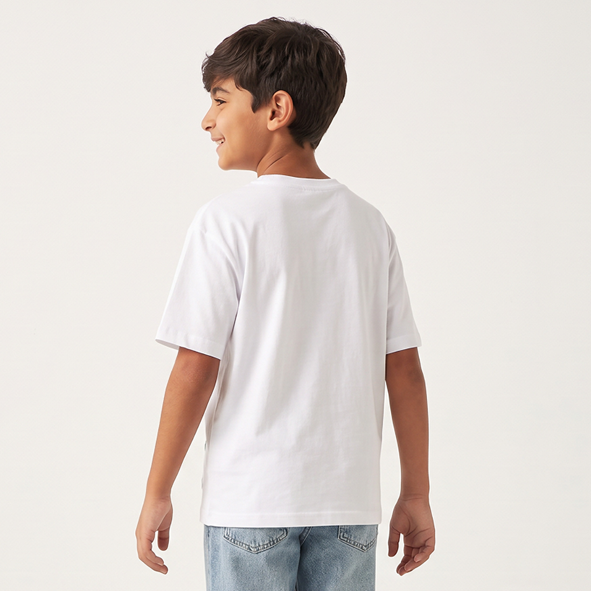 تيشيرت بياقة ضيقة وأكمام قصيرة وزخارف شنطة صغيرة من ماينكرافت-boys-clothing-tshirtsandpolos-image-2