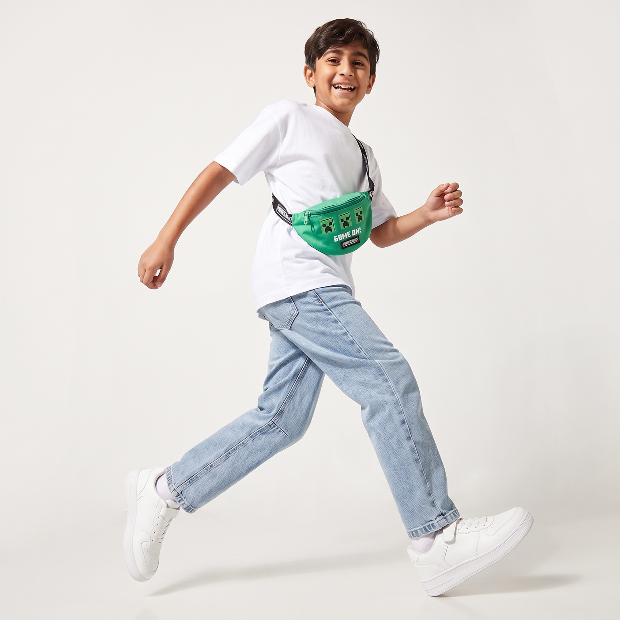 تيشيرت بياقة ضيقة وأكمام قصيرة وزخارف شنطة صغيرة من ماينكرافت-boys-clothing-tshirtsandpolos-image-5