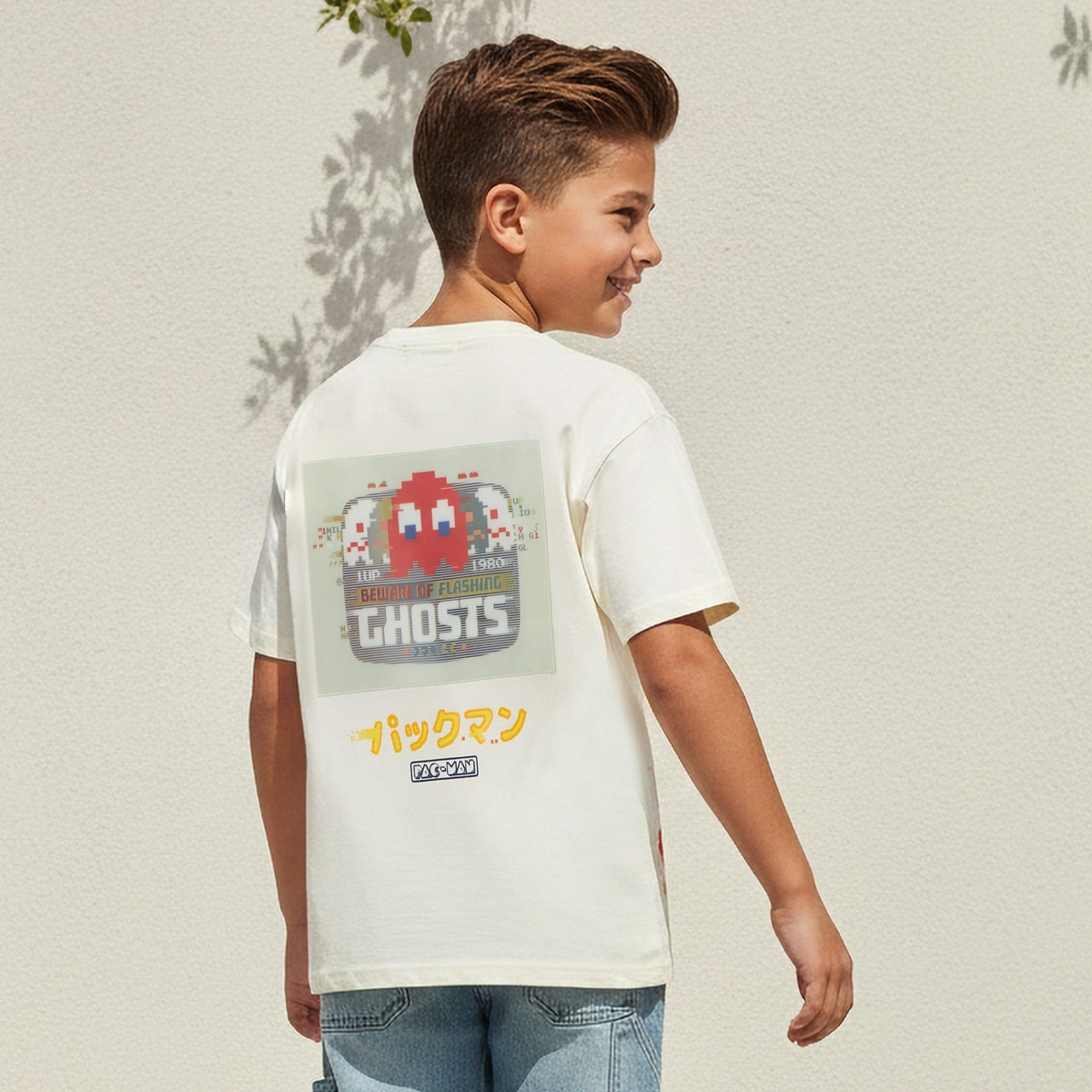 تيشيرت بأكمام قصيرة وياقة ضيقة بطبعات باك مان من بانداي-boys-clothing-tshirtsandpolos-image-3