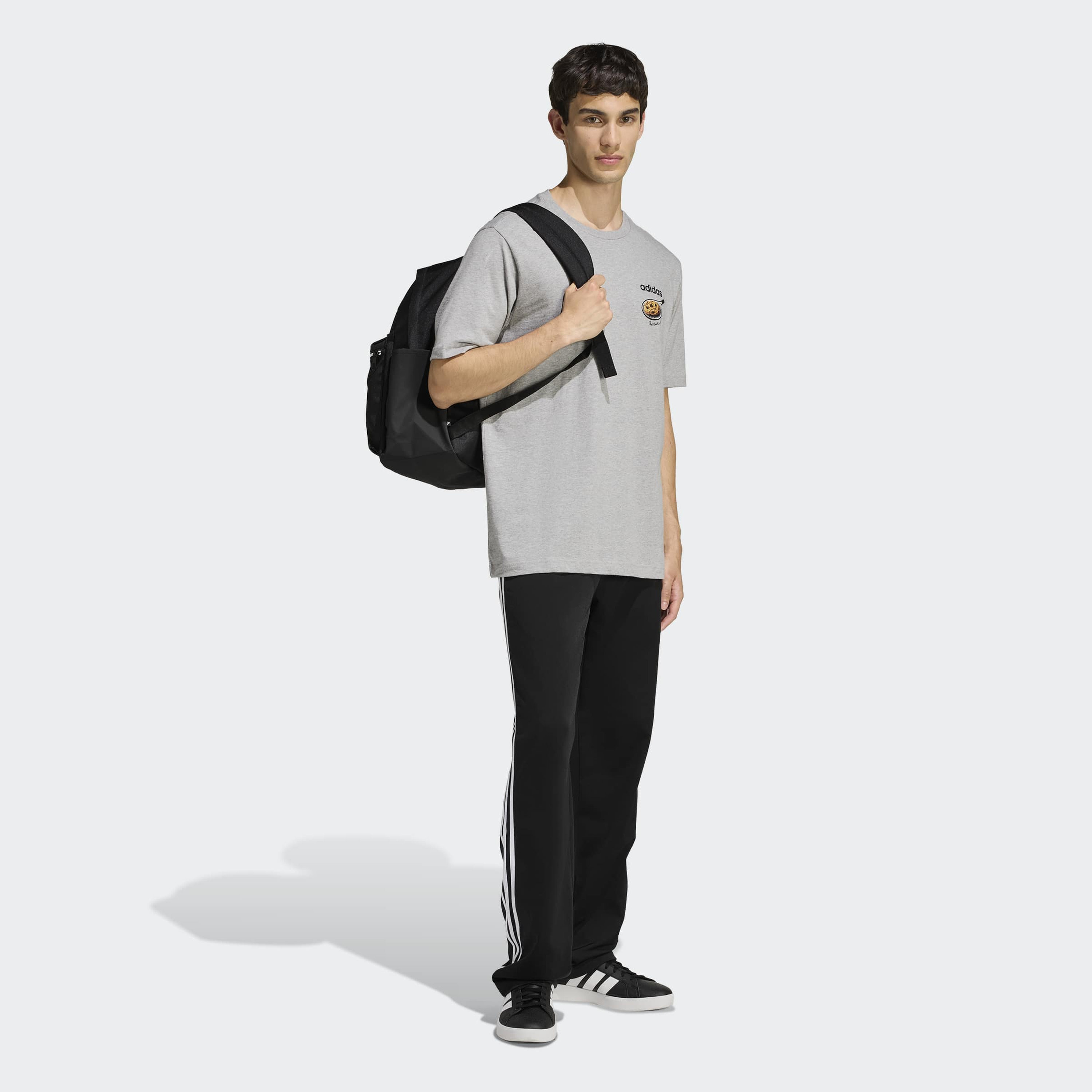 اديداس - تيشيرت رجالي بأكمام قصيرة مزين برسومات بسكويت الوجبات الخفيفة-men-clothing-sportswearandactivewear-tshirtsandpolos-image-9