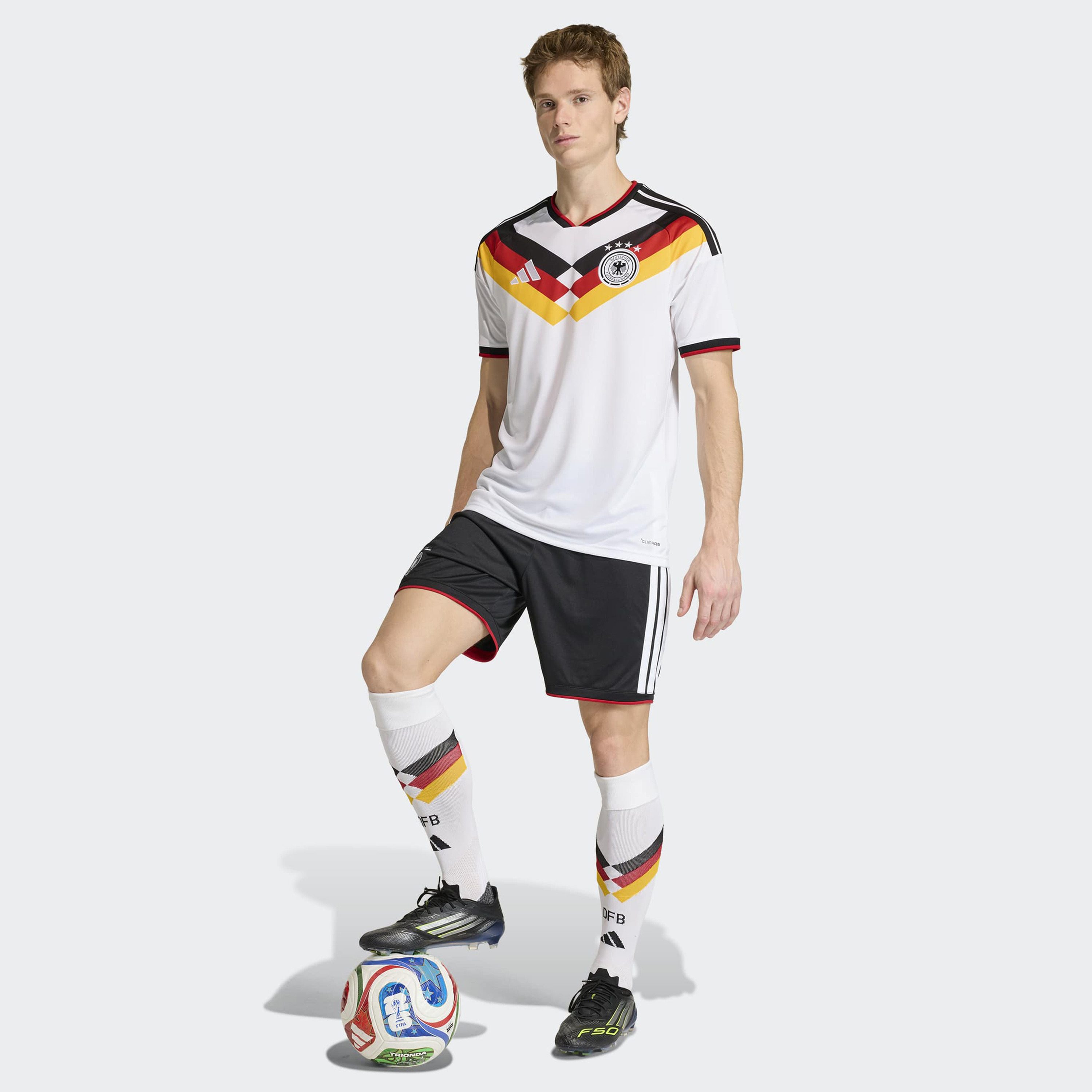 اديداس - قميص المنتخب الألماني الأساسي للرجال لكأس العالم FIFA 2026-men-clothing-sportswearandactivewear-tshirtsandpolos-image-2
