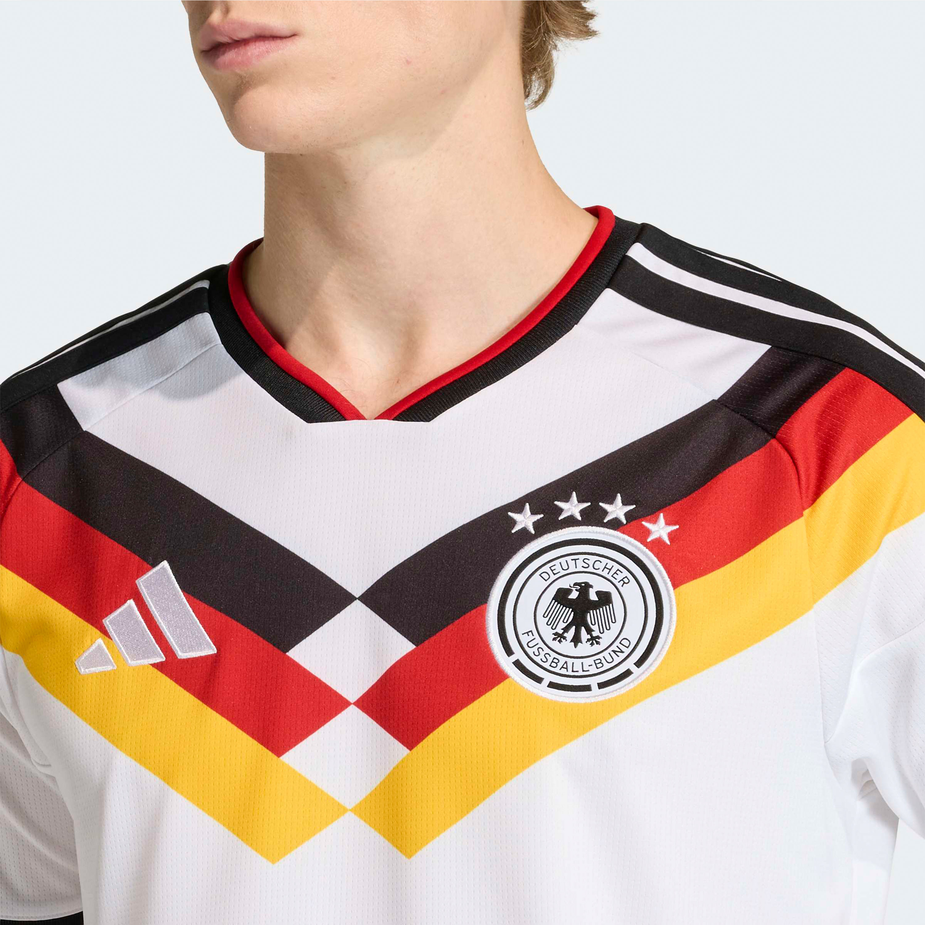 اديداس - قميص المنتخب الألماني الأساسي للرجال لكأس العالم FIFA 2026-men-clothing-sportswearandactivewear-tshirtsandpolos-image-3