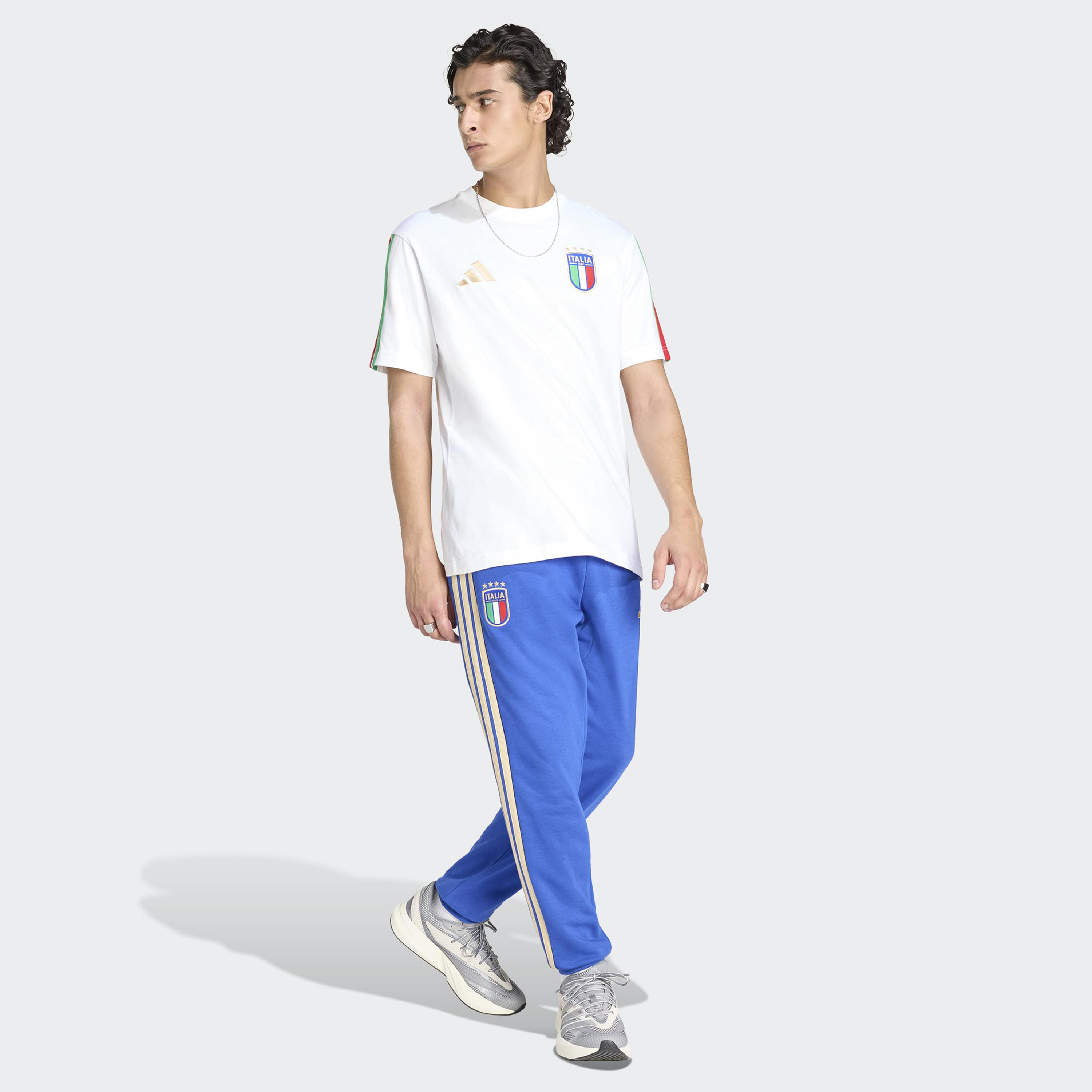 اديداس - تيشيرت المنتخب الايطالي للرجال – كم قصير-men-clothing-sportswearandactivewear-tshirtsandpolos-image-2