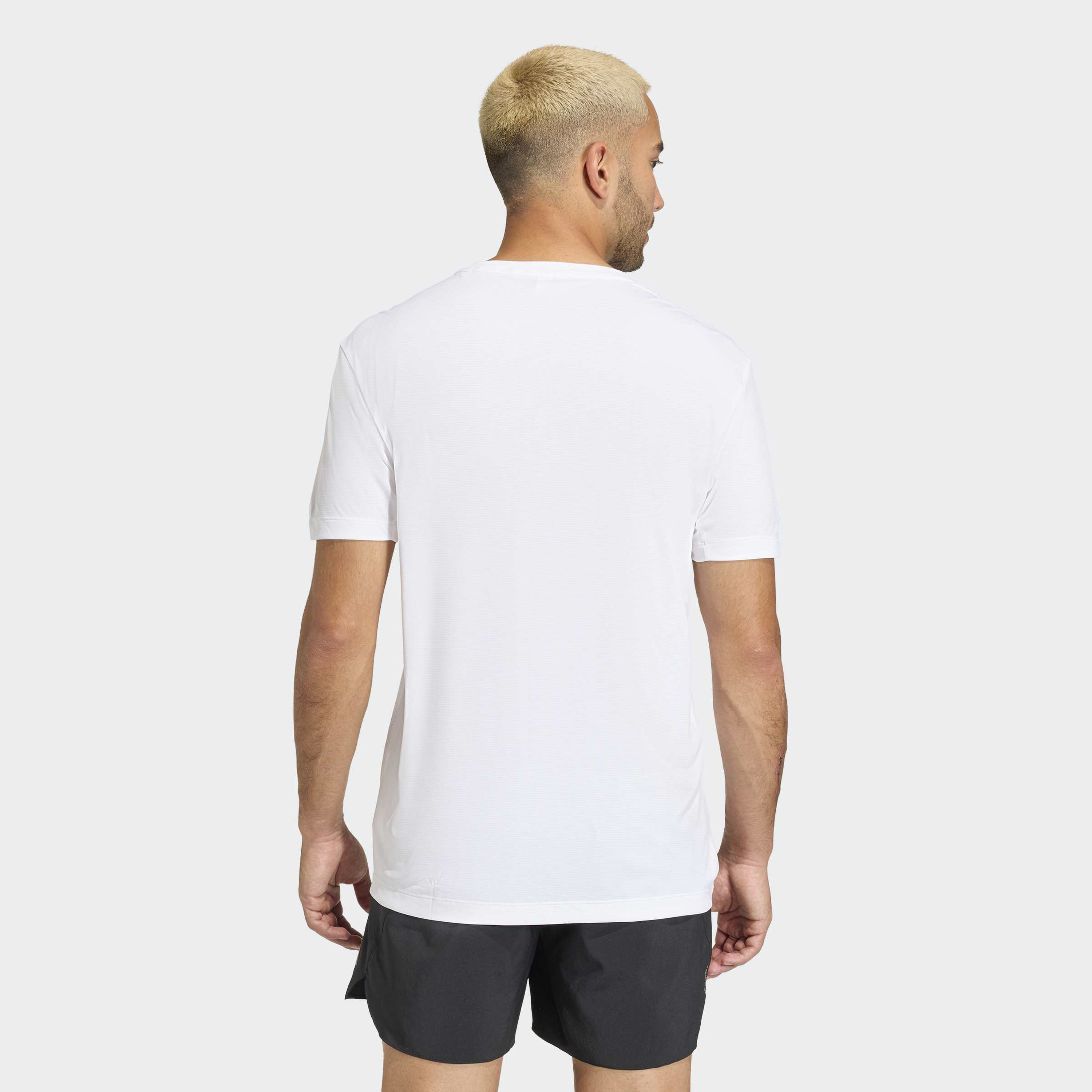 اديداس - تيشيرت رجالي بأكمام قصيرة  آدي365 للجري-men-clothing-sportswearandactivewear-tshirtsandpolos-image-9