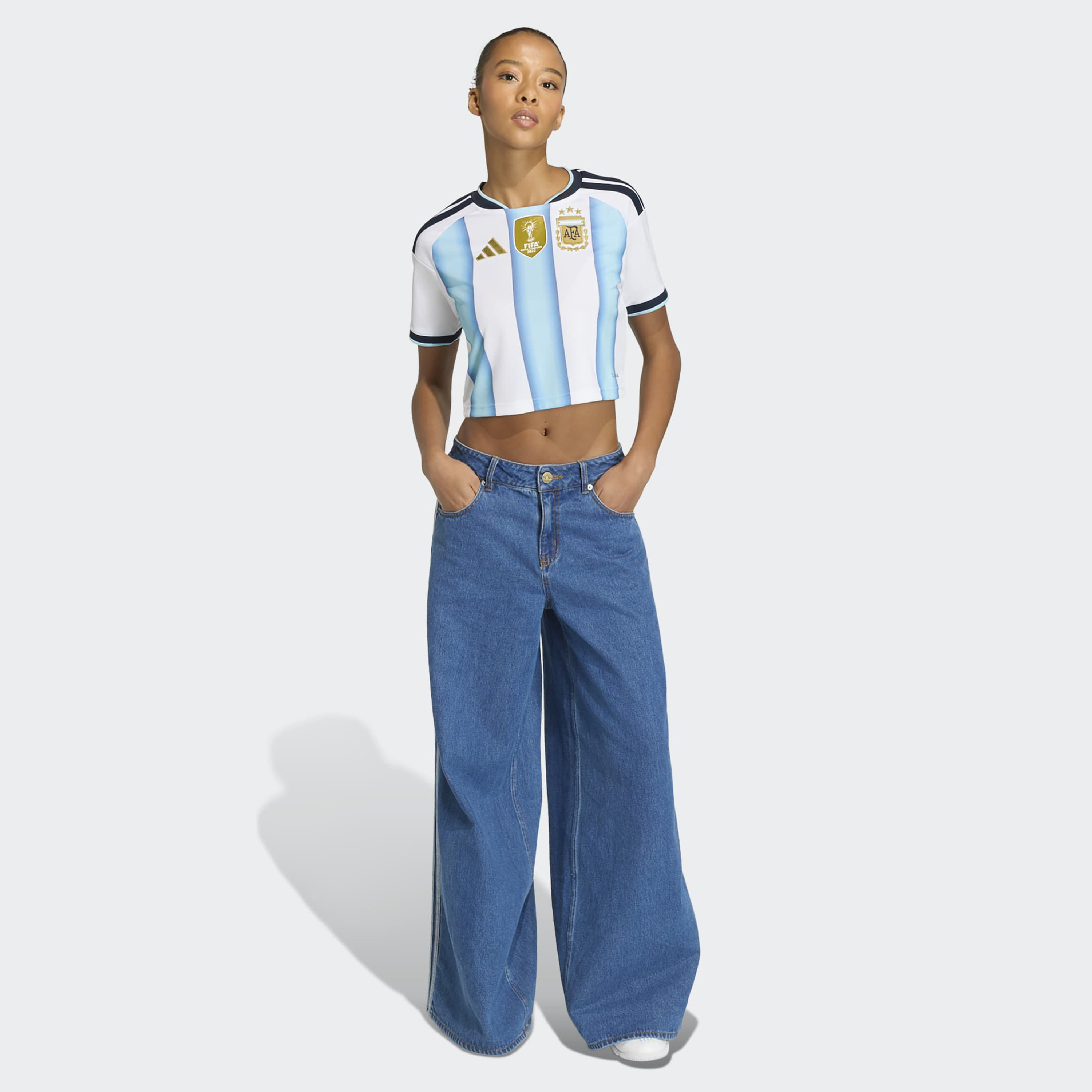 اديداس - قميص منتخب الأرجنتين الأساسي للنساء لكأس العالم FIFA 2026-sports-women-clothing-tshirtsandvests-image-2