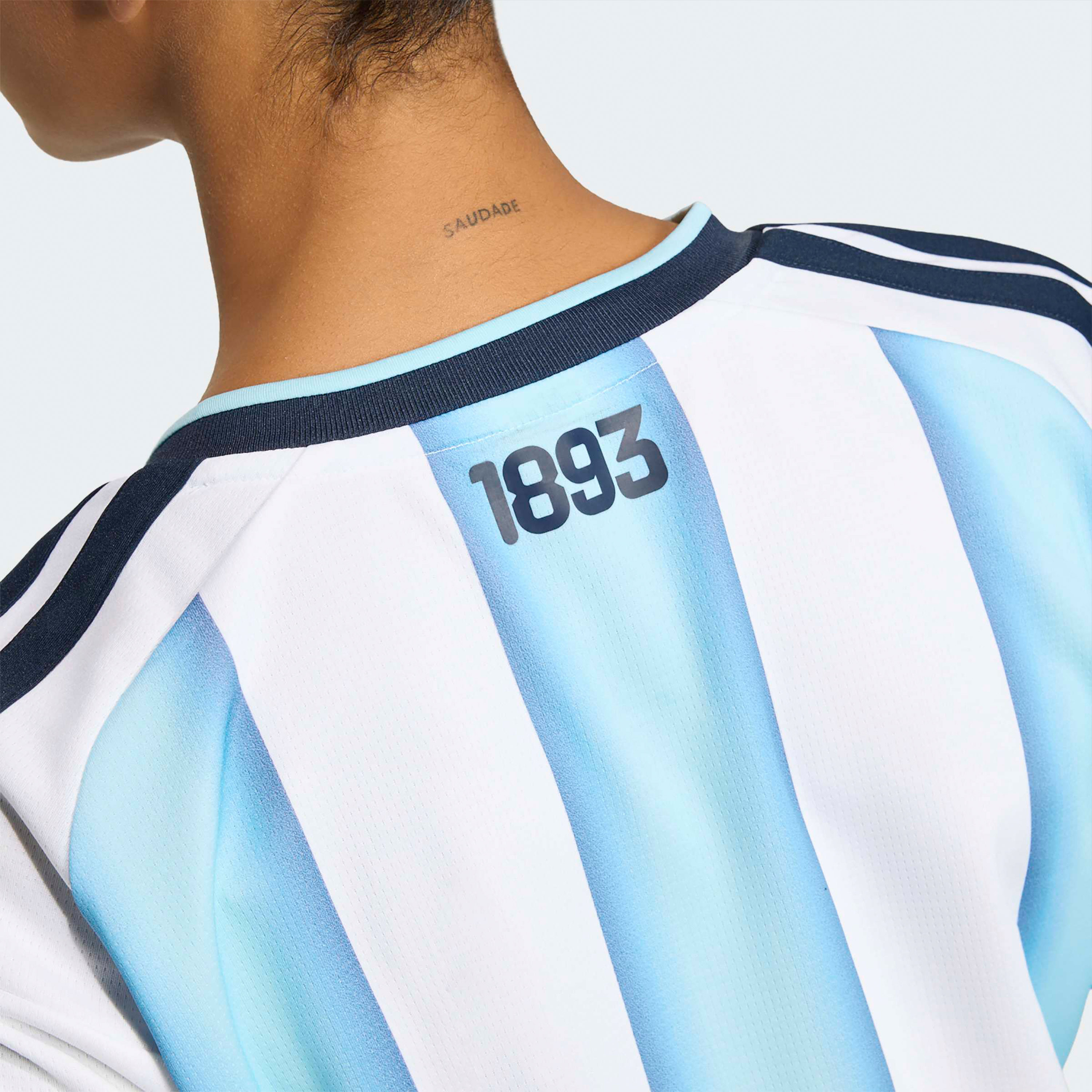 اديداس - قميص منتخب الأرجنتين الأساسي للنساء لكأس العالم FIFA 2026-sports-women-clothing-tshirtsandvests-image-5