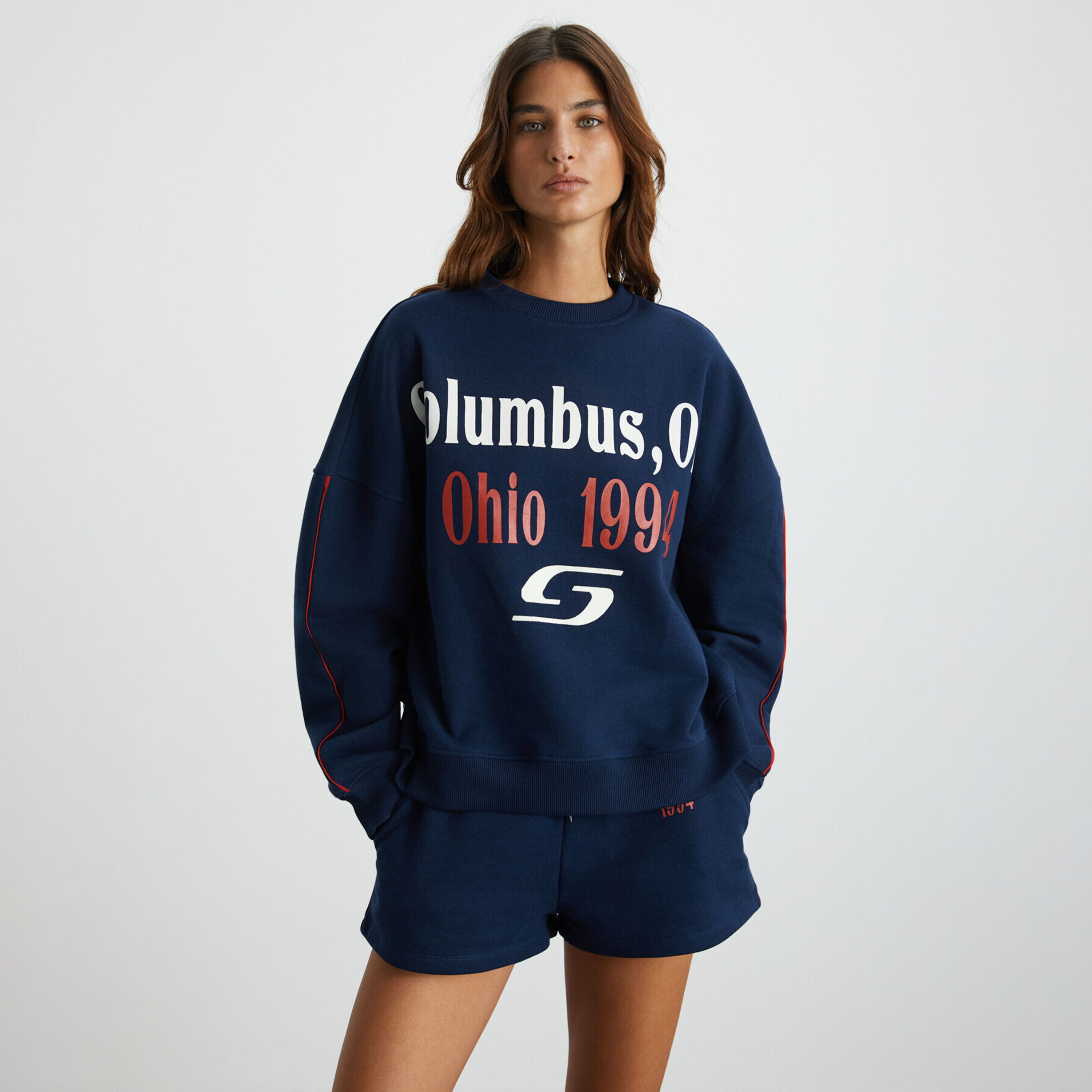 سويت شيرت نسائي باللون الأزرق الداكن بطبعة نص من القطن من جريميلانج-women-winterwear-hoodiesandsweatshirts-sweatshirts-image-1