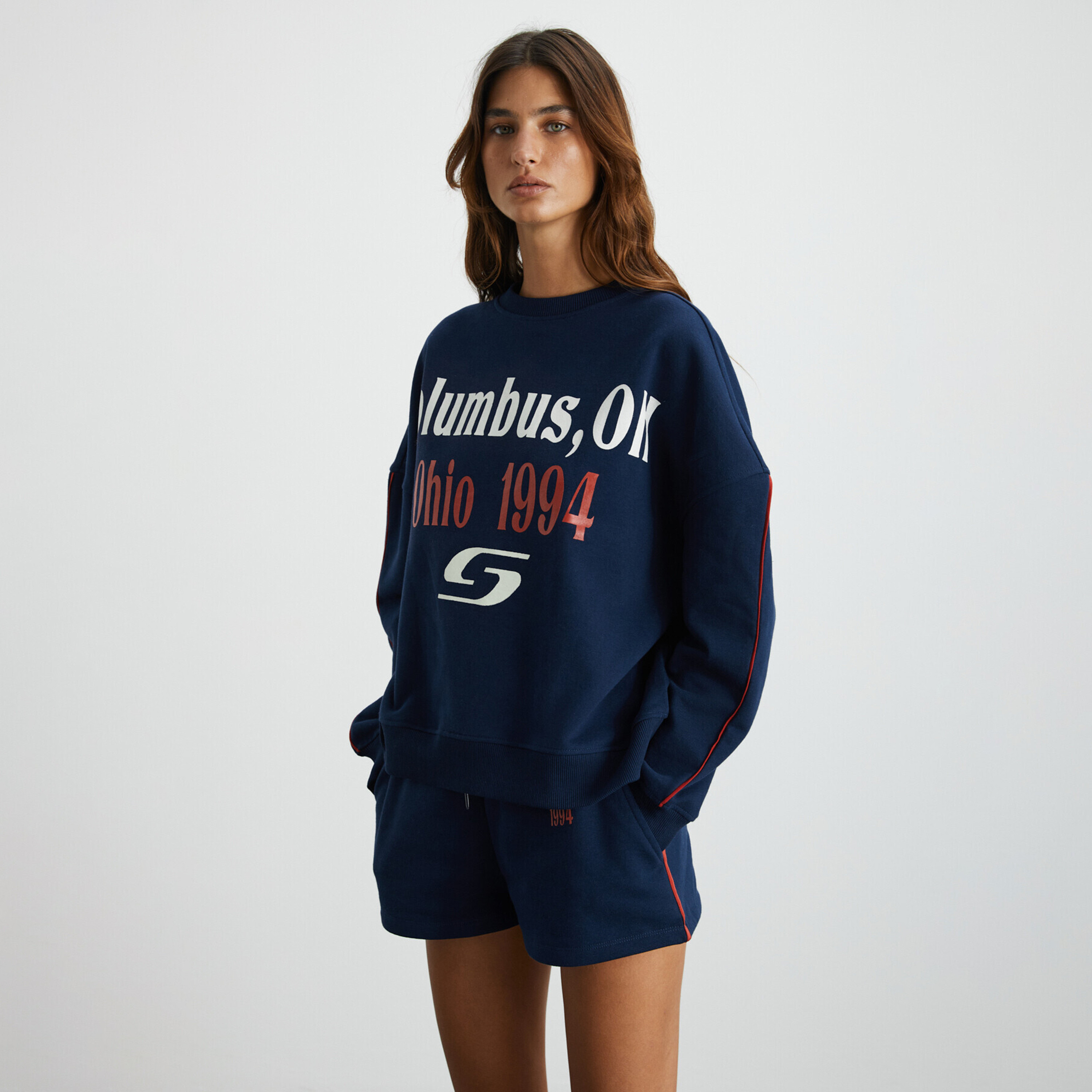سويت شيرت نسائي باللون الأزرق الداكن بطبعة نص من القطن من جريميلانج-women-winterwear-hoodiesandsweatshirts-sweatshirts-image-4