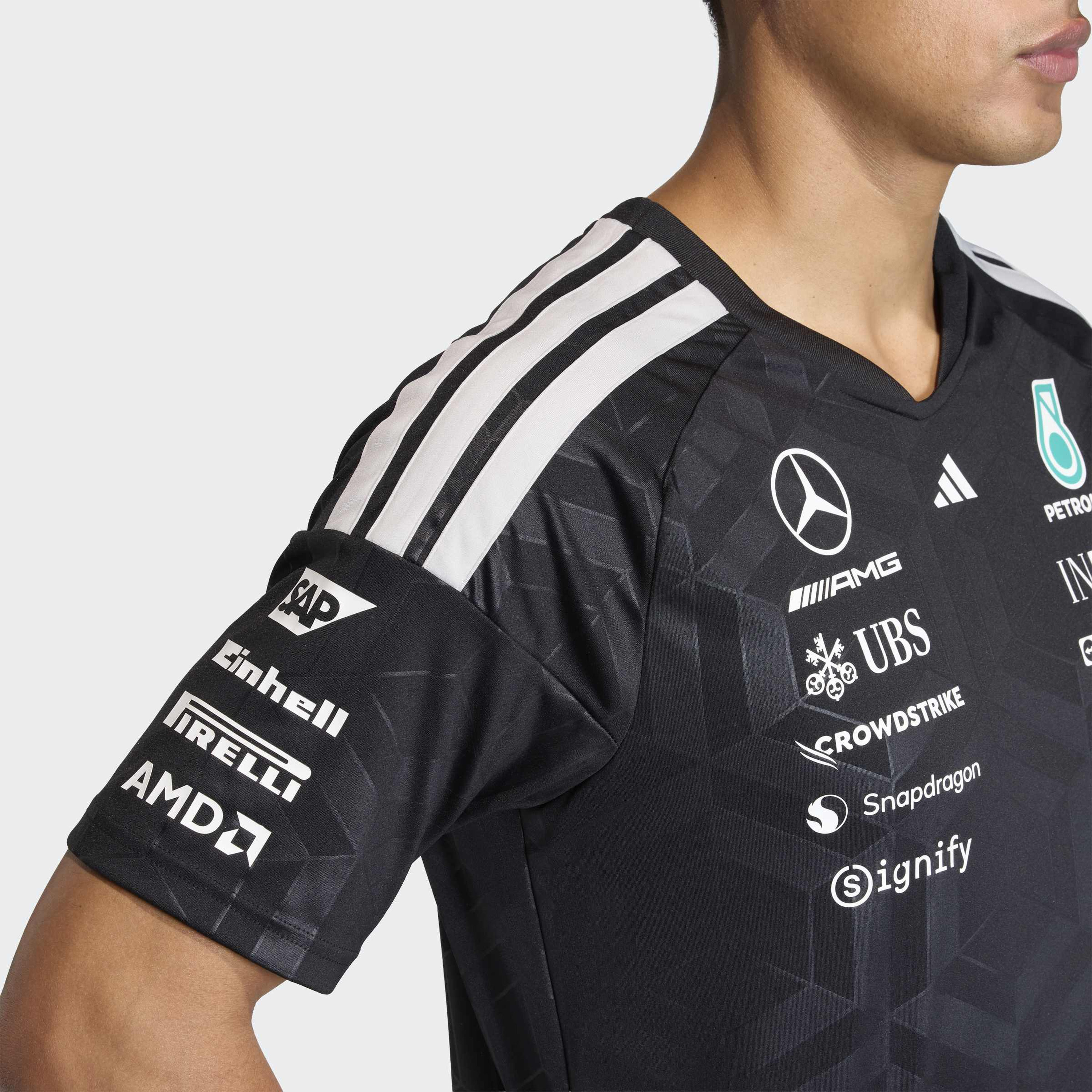 اديداس - قميص سائق فريق مرسيدس - إيه إم جي بتروناس للفورمولا 1 للرجال-men-clothing-sportswearandactivewear-tshirtsandpolos-image-4